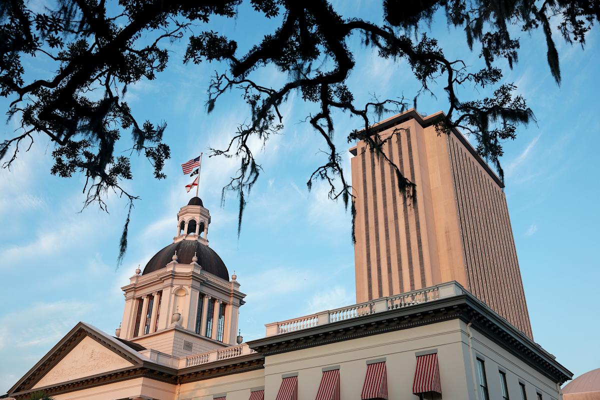 Florida está demandando a varias compañías porno. Florida está demandando a varias compañías porno.