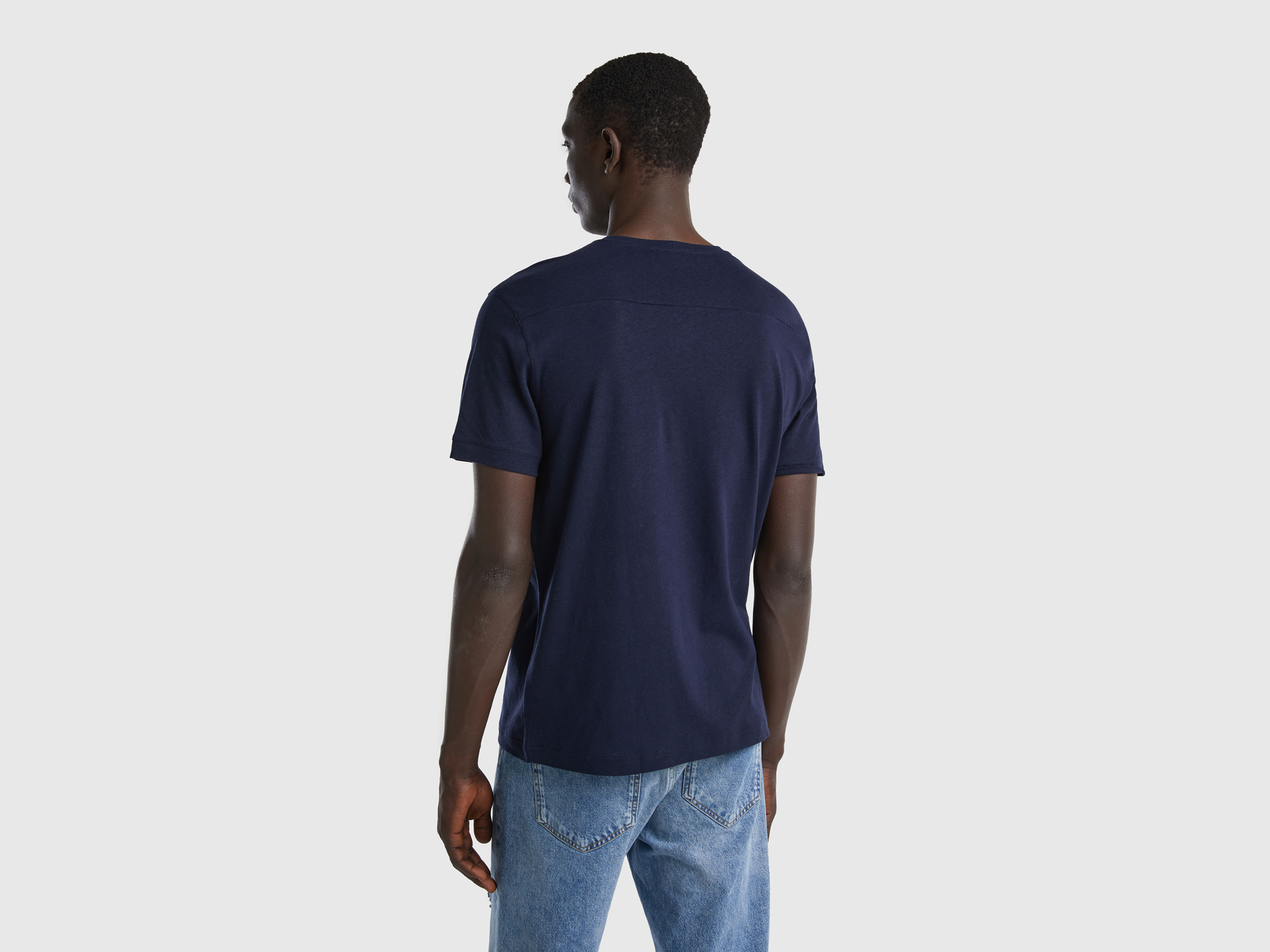 T-shirt en lin mélangé avec poche – Image 7