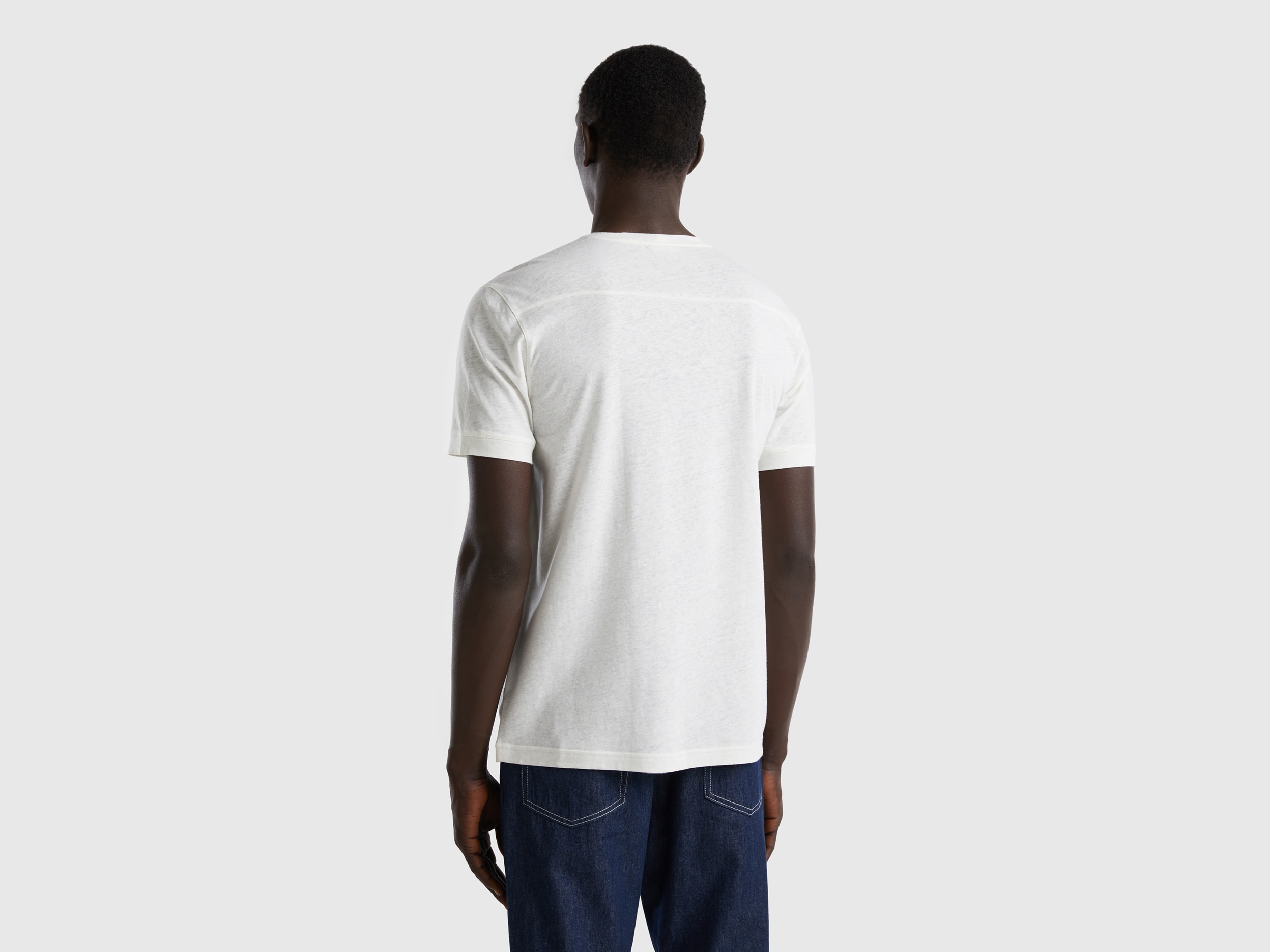 T-shirt en lin mélangé avec poche – Image 5