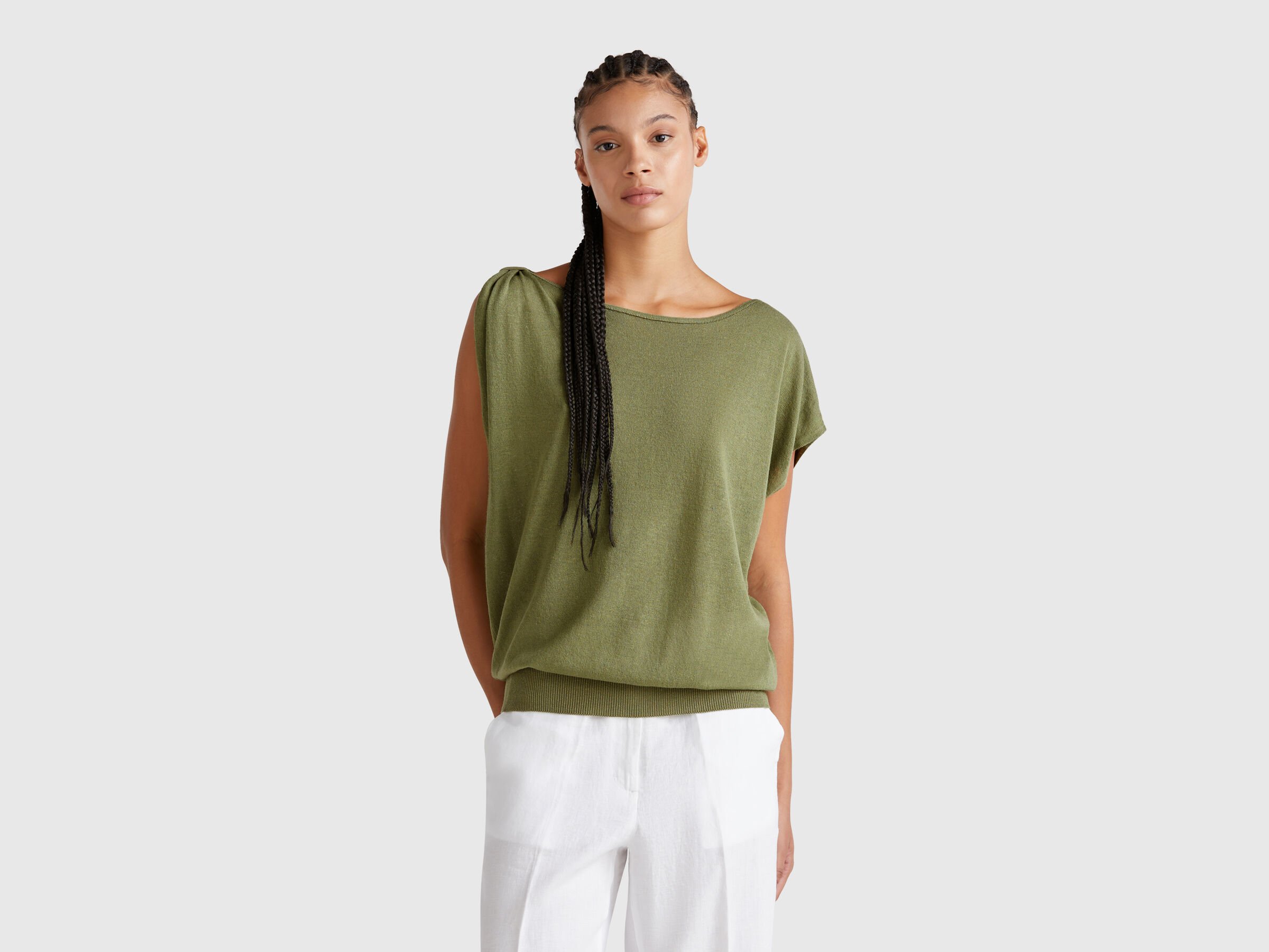 Pull asymétrique en lin mélangé Pull asymétrique en lin mélangé