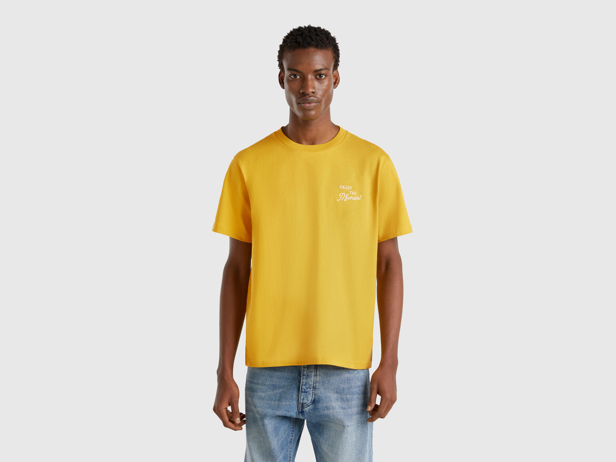 T-shirt en coton avec broderie T-shirt en coton avec broderie