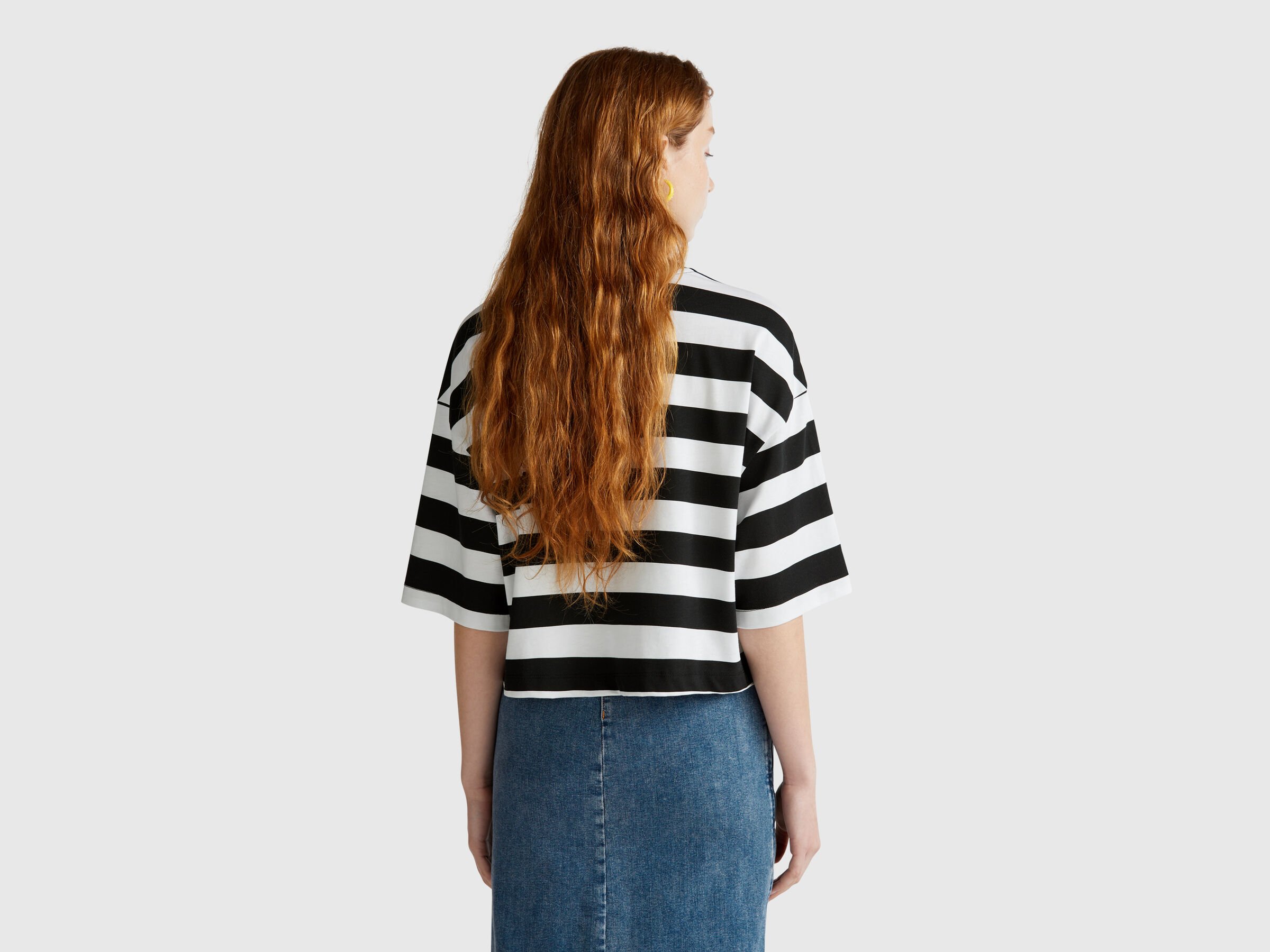 T-shirt rayé noir et blanc – Image 2