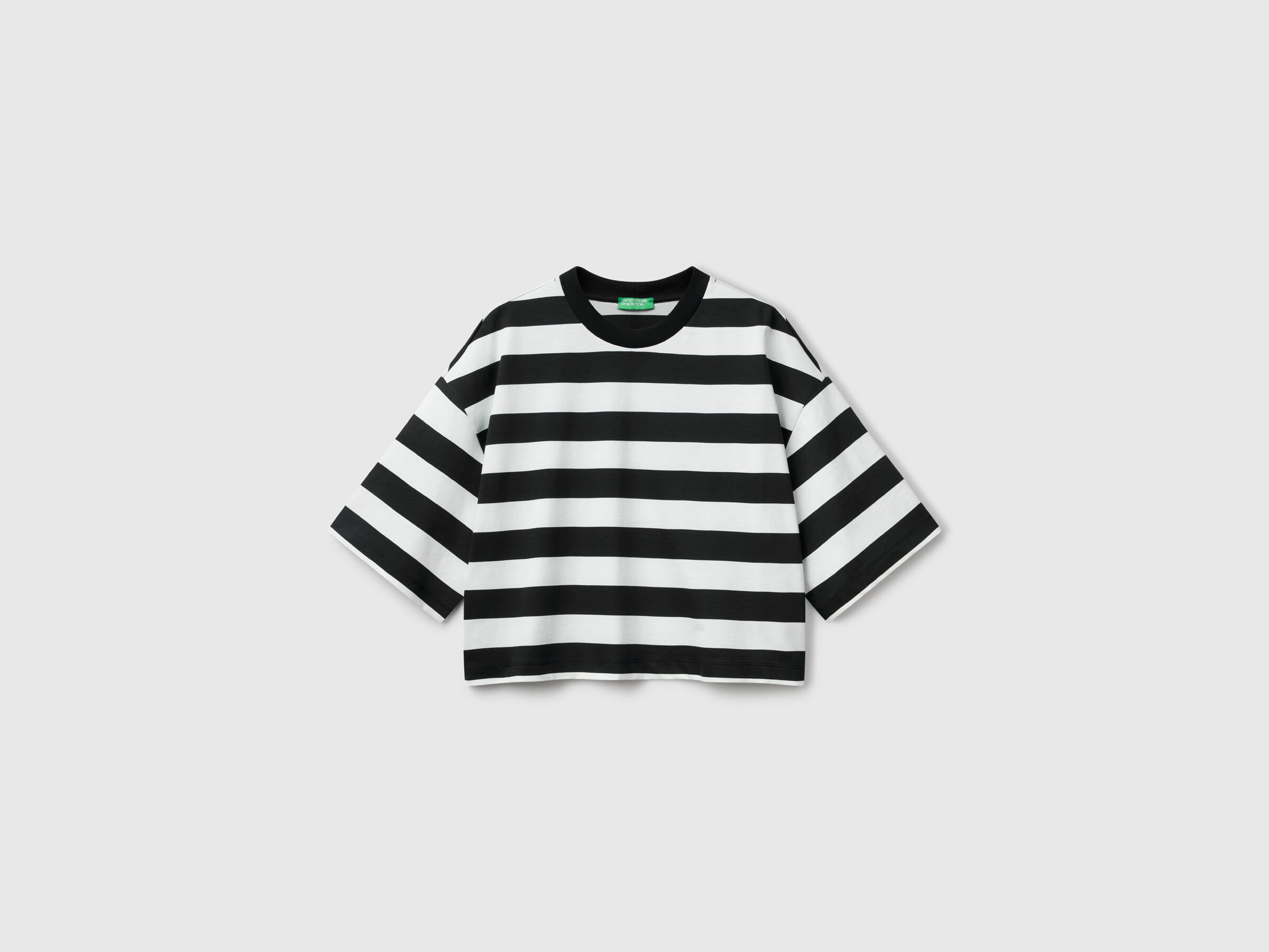 T-shirt rayé noir et blanc – Image 3