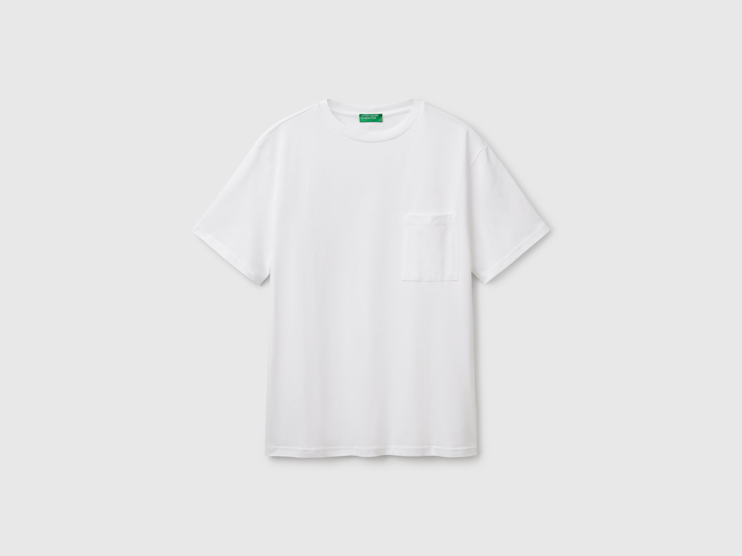 T-shirt blanc en coton bio à petite poche – Image 3