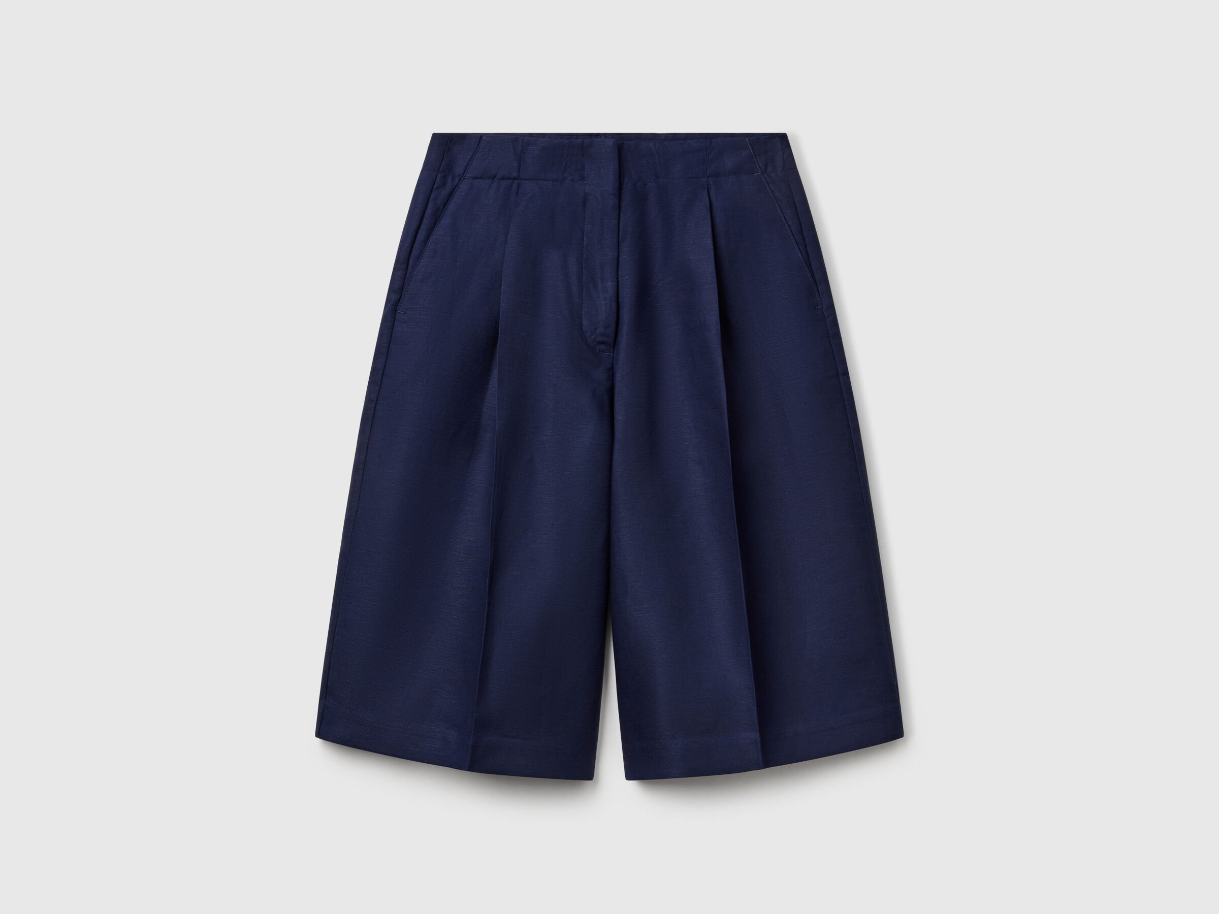 Bermuda mi-long en lin mélangé – Image 3