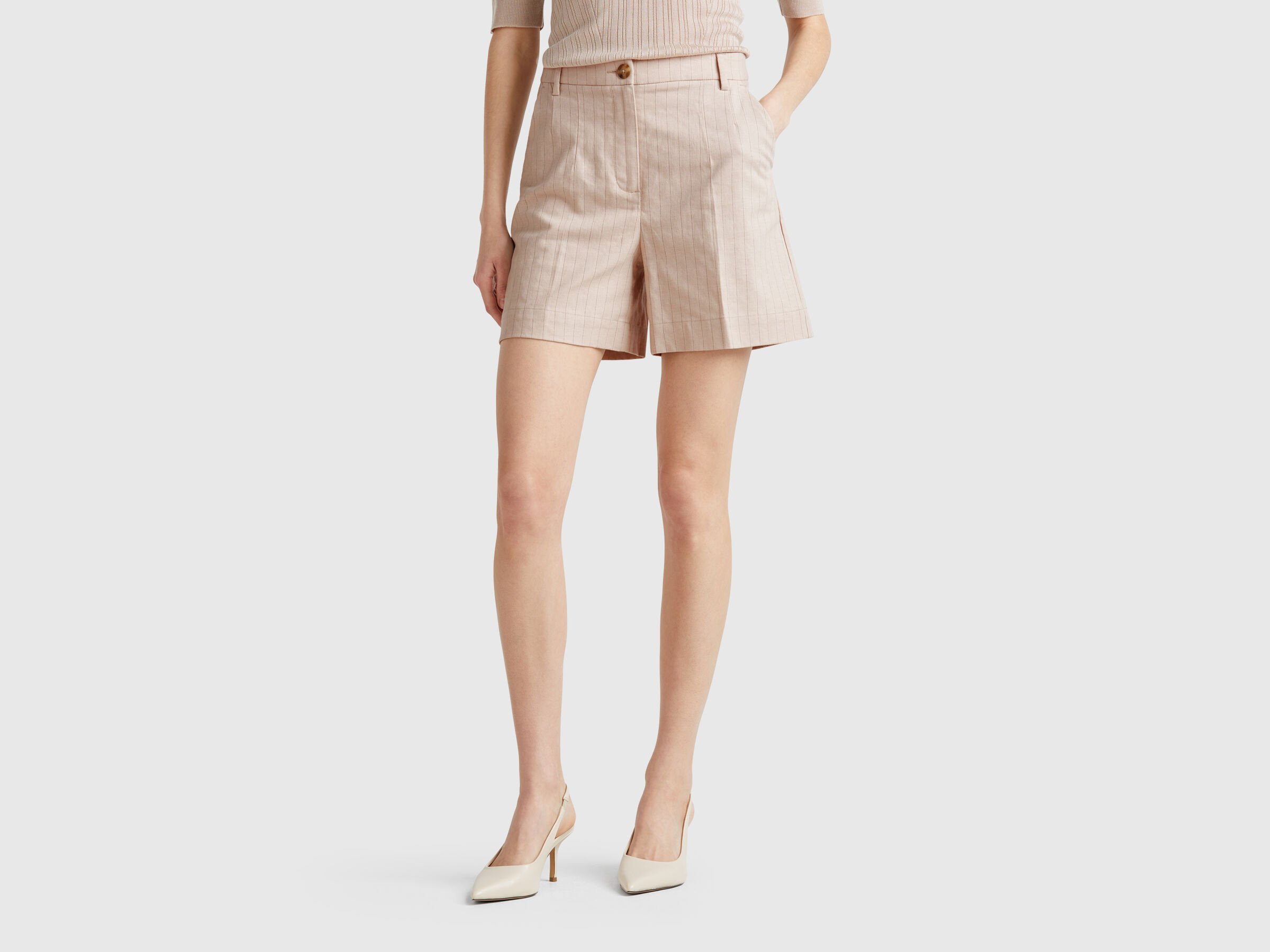 Pantalon court à fines rayures Pantalon court à fines rayures