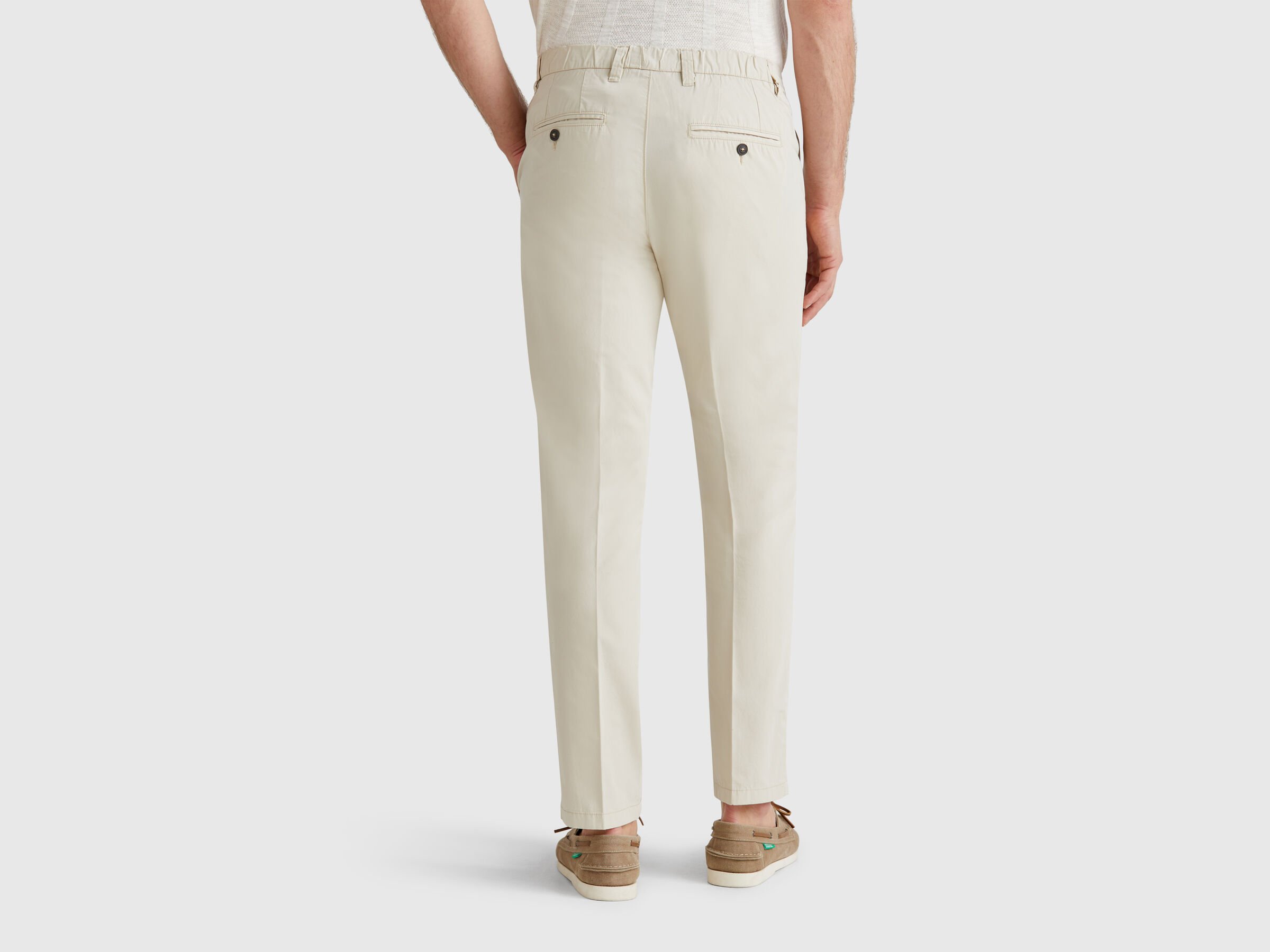 Chino coupe slim en coton léger – Image 2