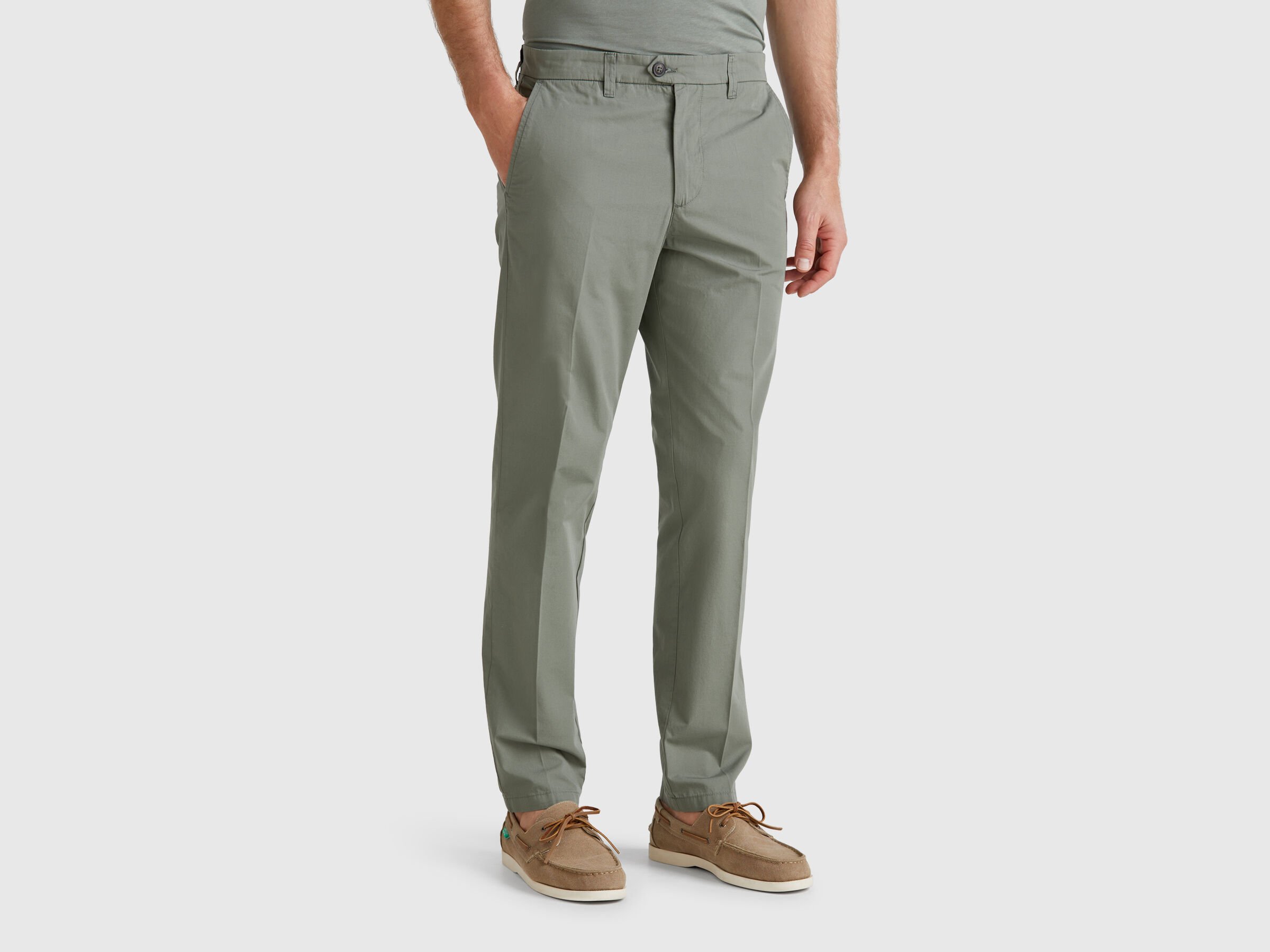 Chino coupe slim en coton léger Chino coupe slim en coton léger