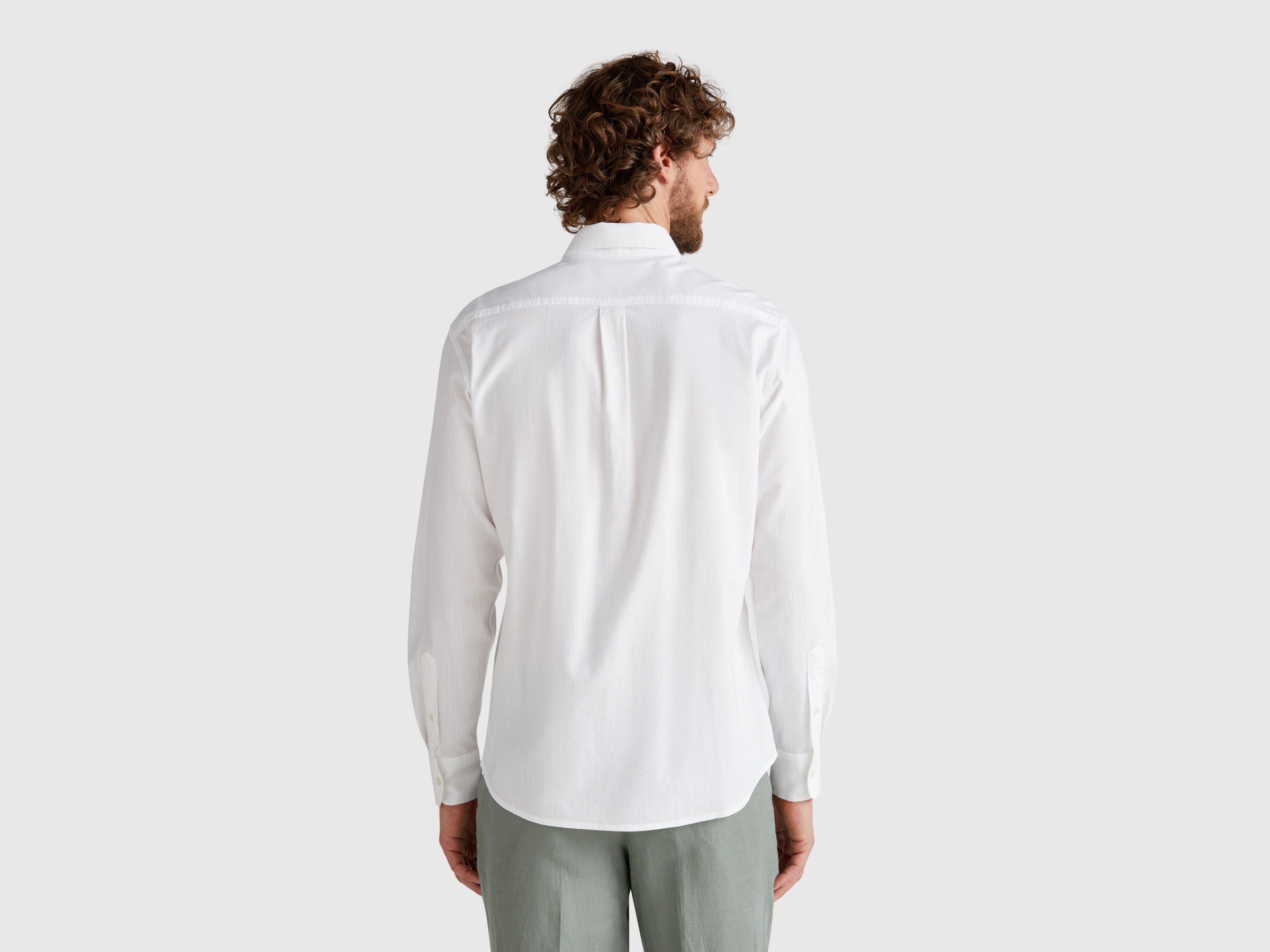 Chemise boutonnée coupe classique – Image 2