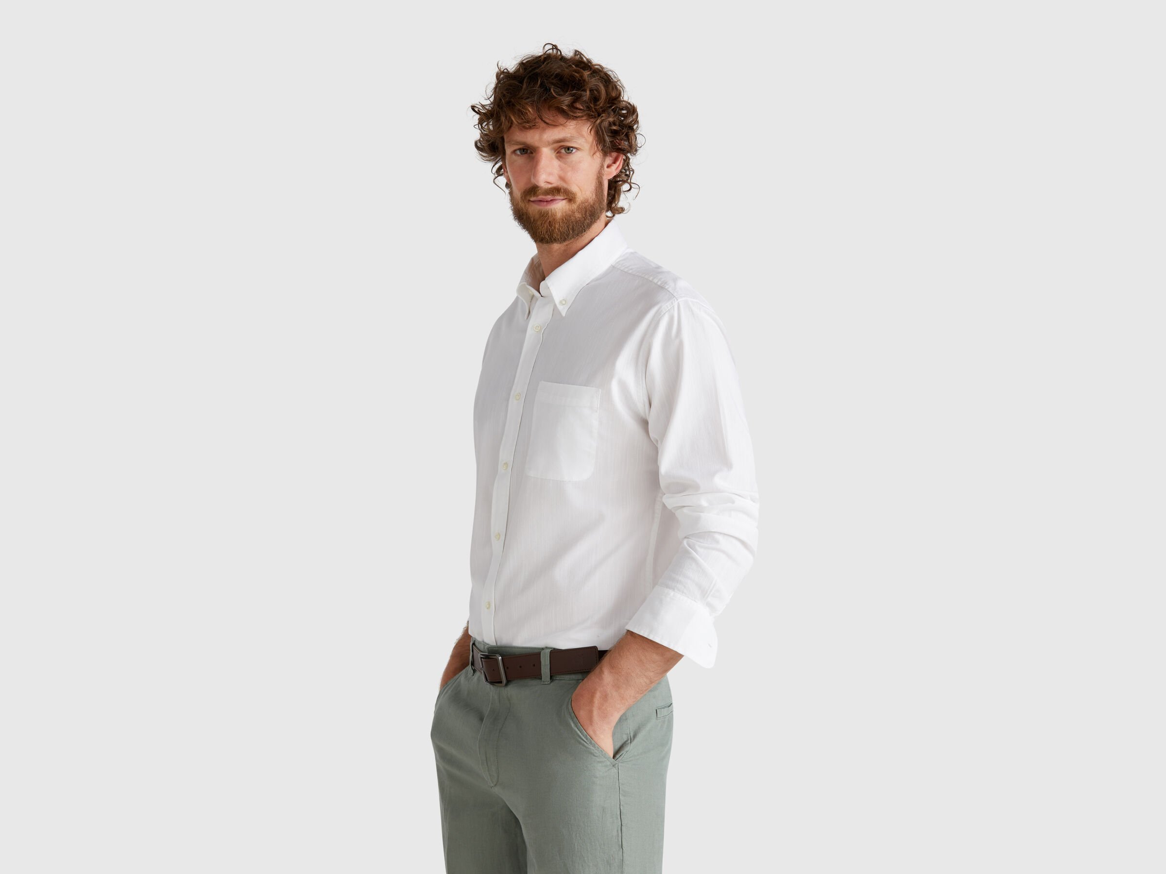 Chemise boutonnée coupe classique – Image 5