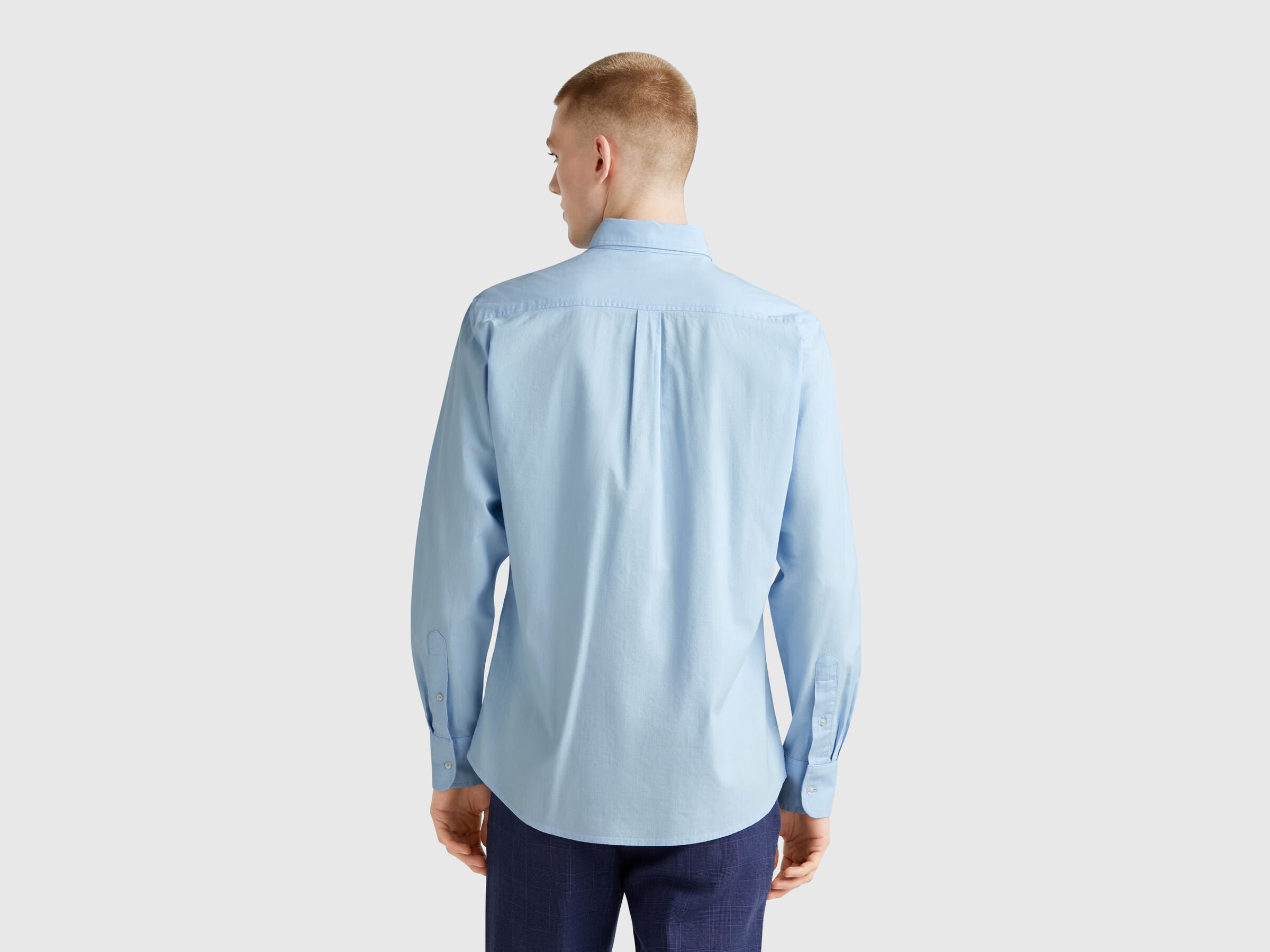 Chemise boutonnée coupe classique – Image 2