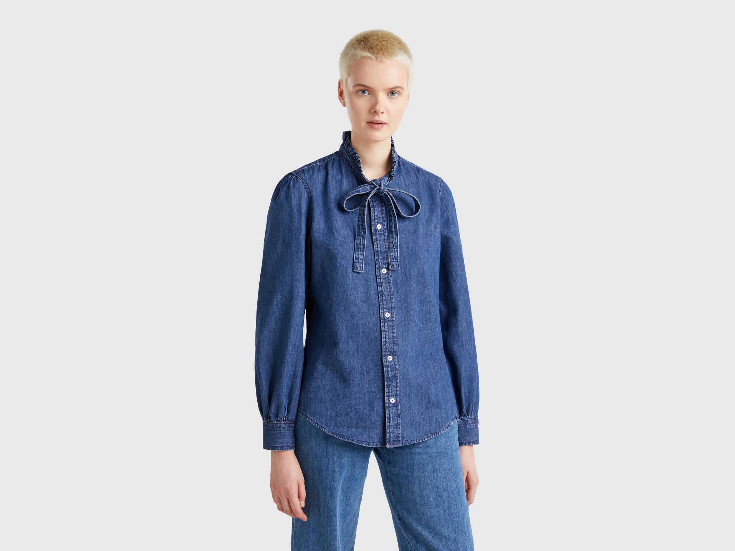 Chemise à col volanté Chemise à col volanté