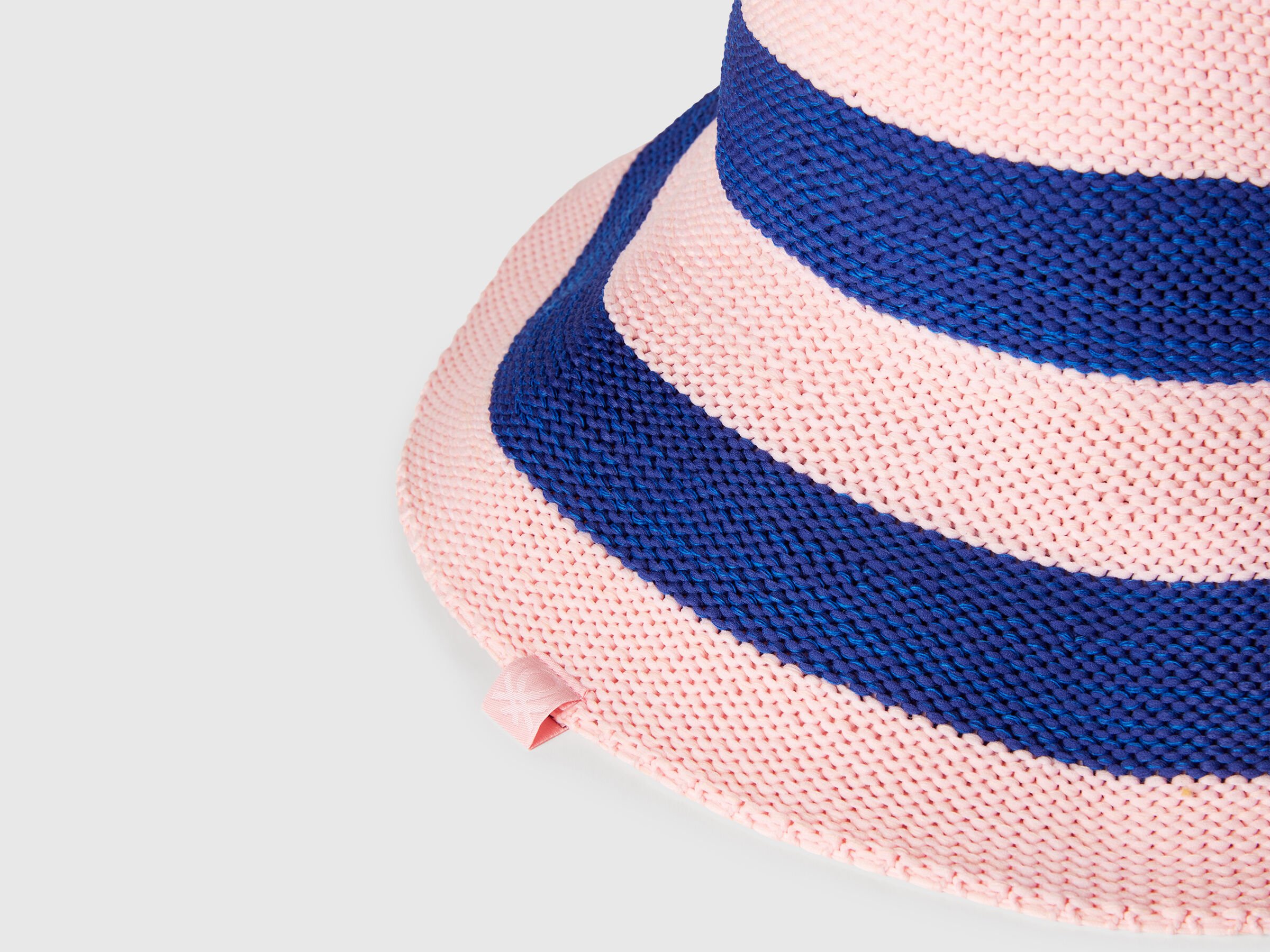 Chapeau rayé bleu et rose – Image 3