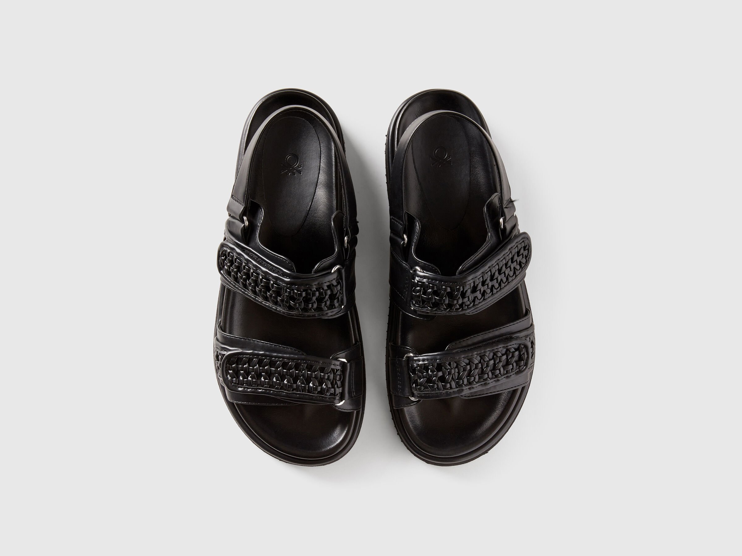 Sandales ouvertes en tissu enduit – Image 4