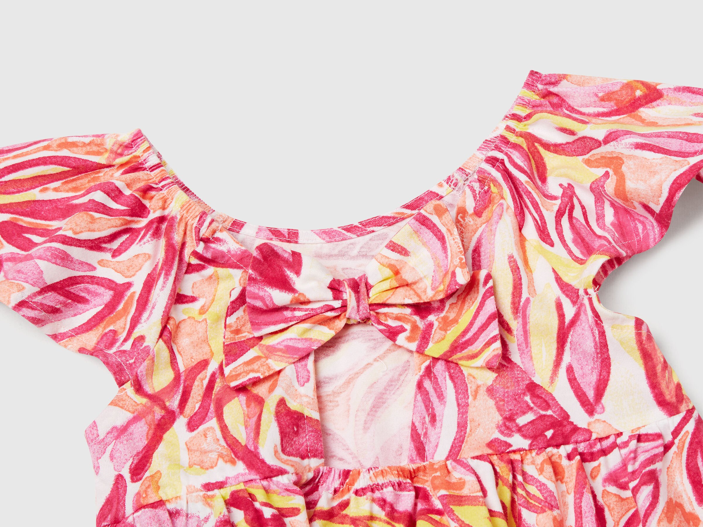 Robe rose à imprimé tropical – Image 3