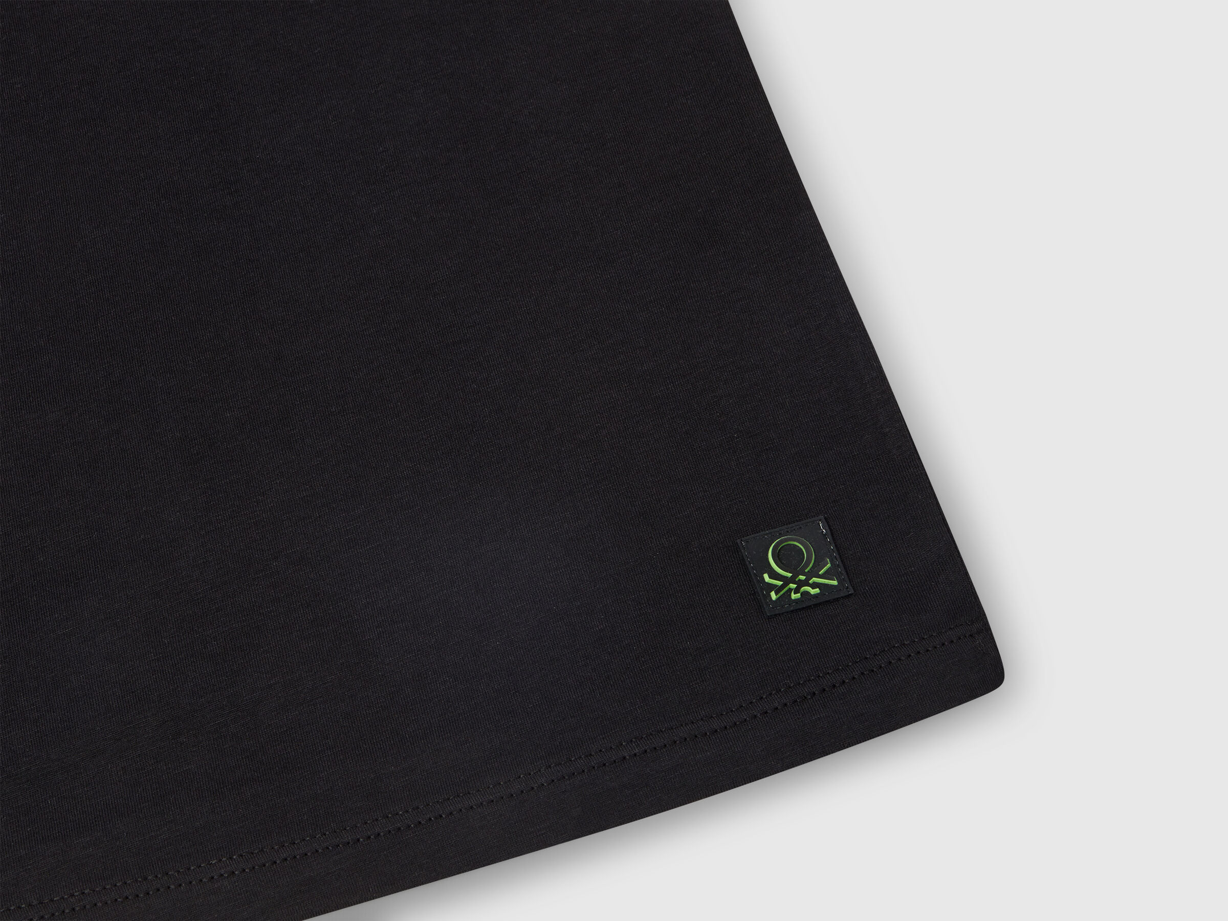 T-shirt noir avec impression au dos – Image 3