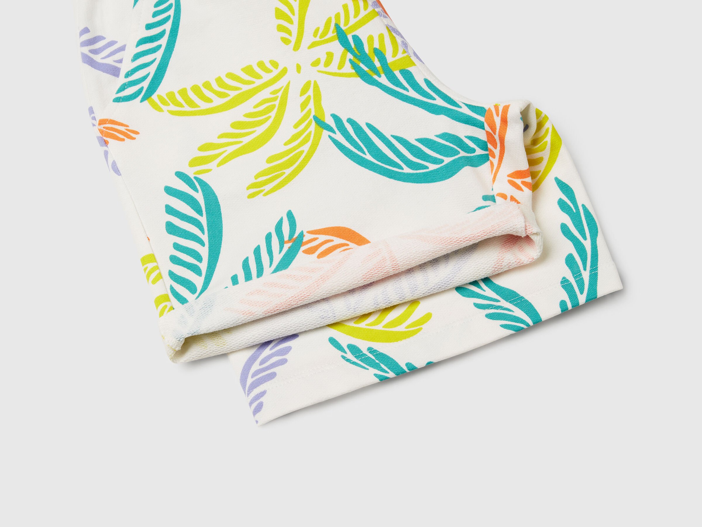 Bermuda à imprimé tropical – Image 3