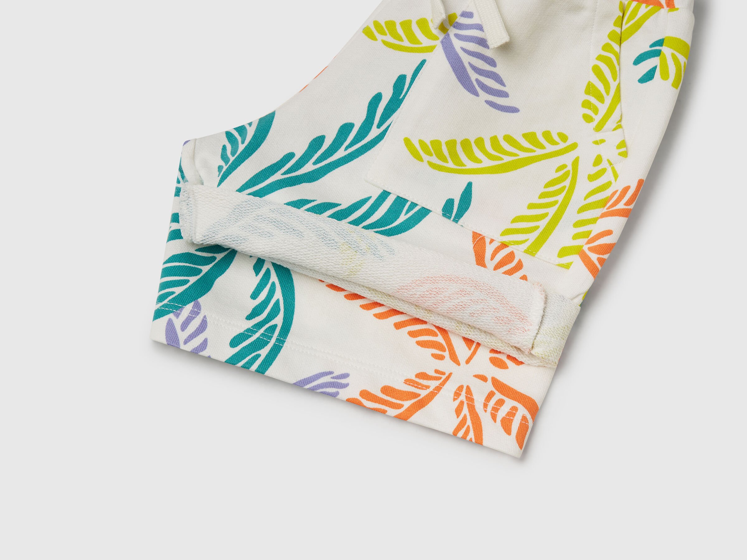 Short blanc à imprimé tropical – Image 3