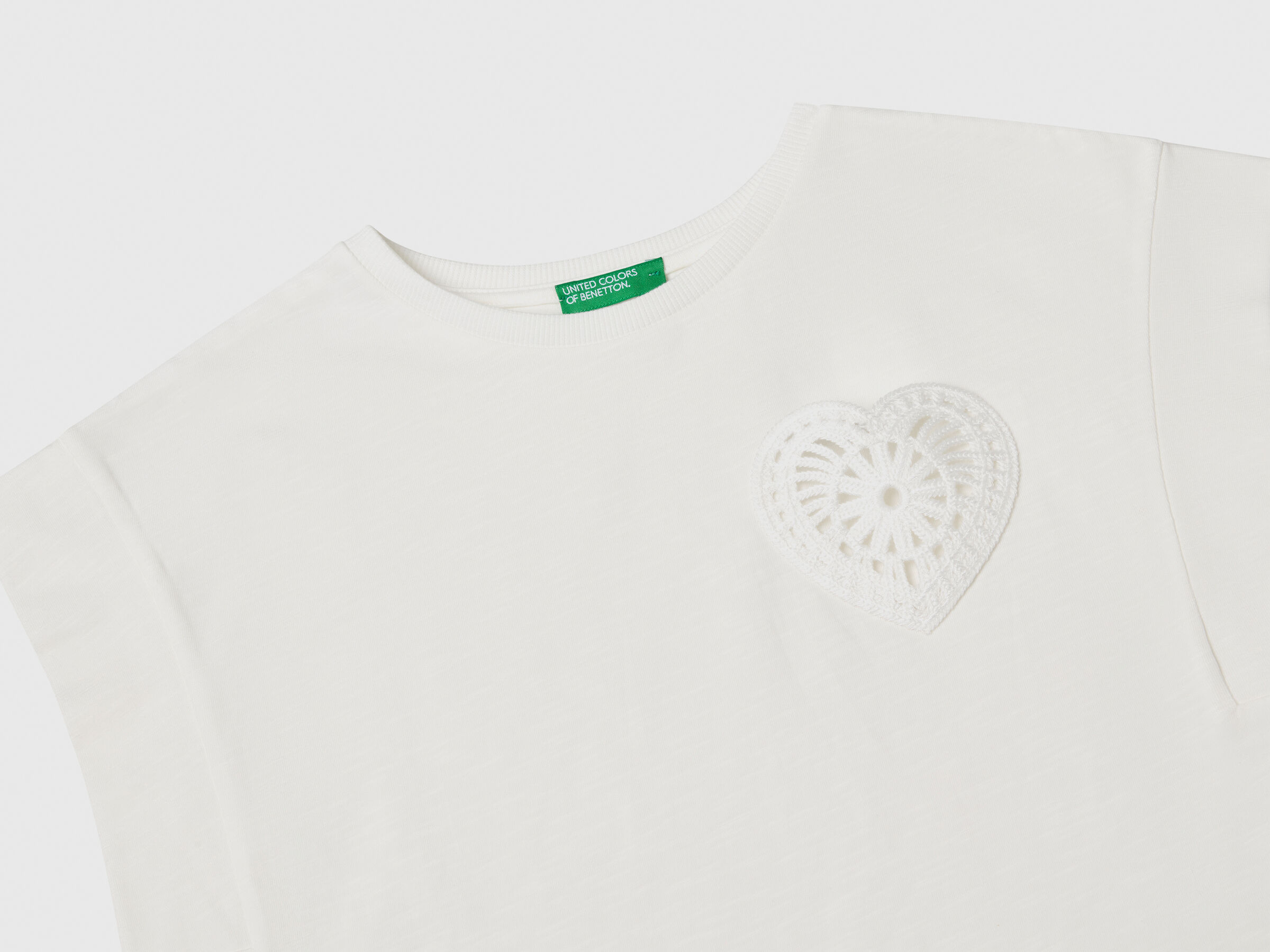 T-shirt avec patch macramé – Image 3