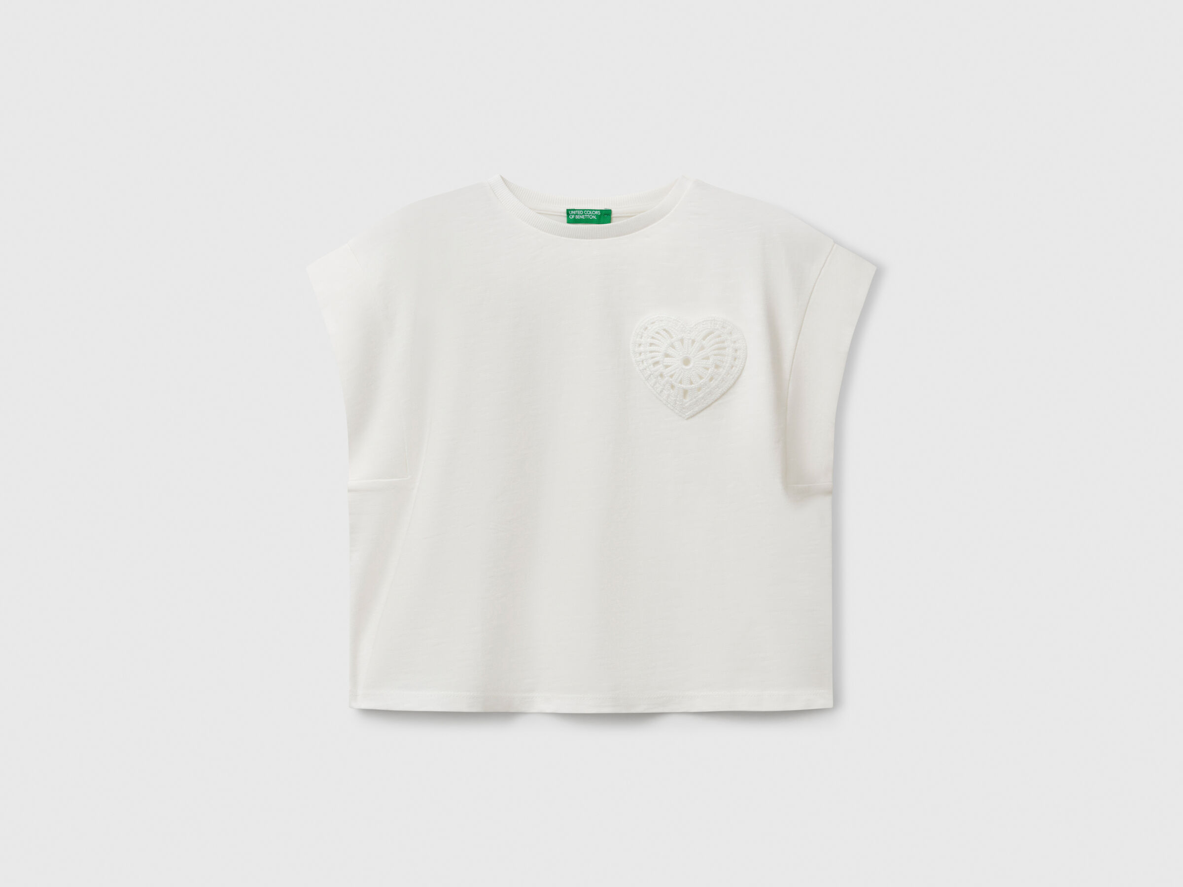 T-shirt avec patch macramé T-shirt avec patch macramé