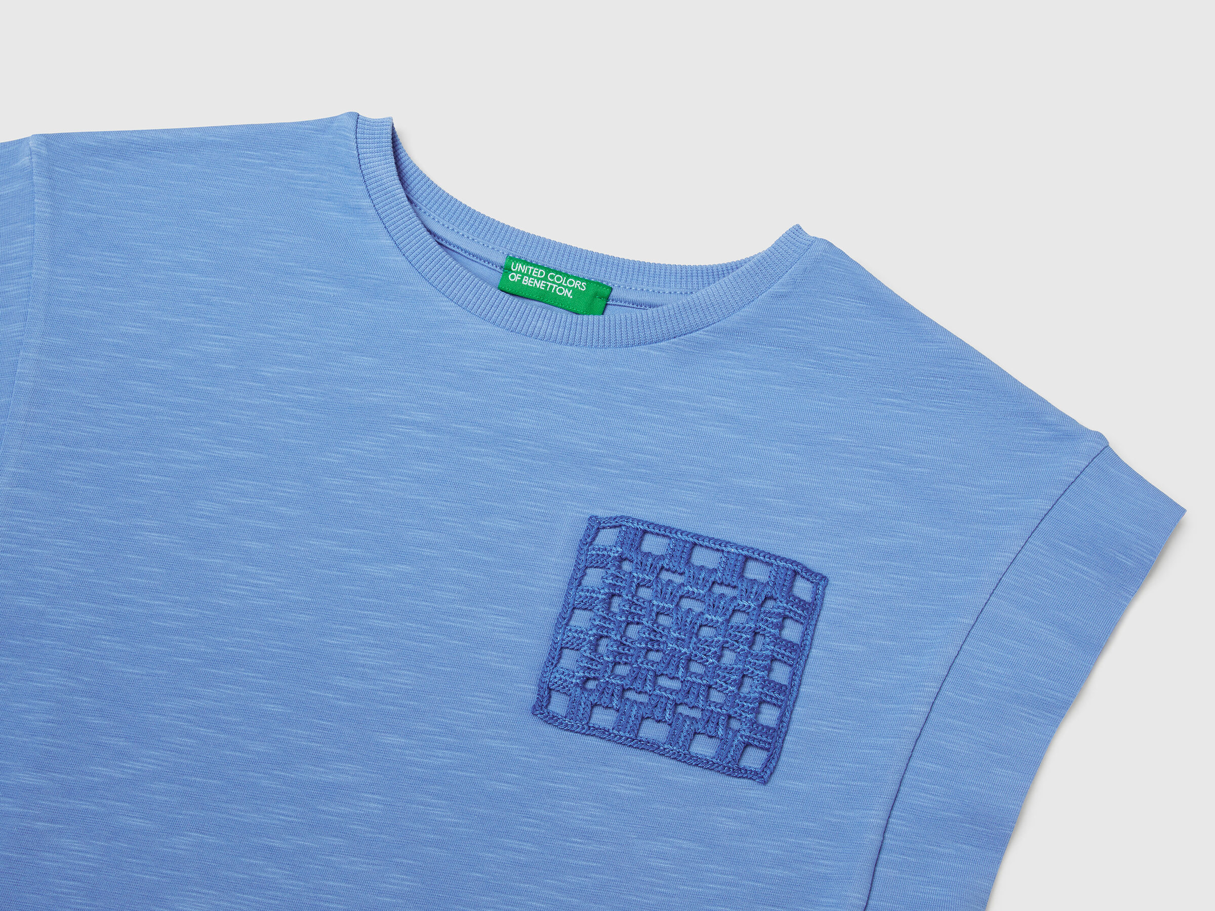 T-shirt avec patch macramé – Image 3