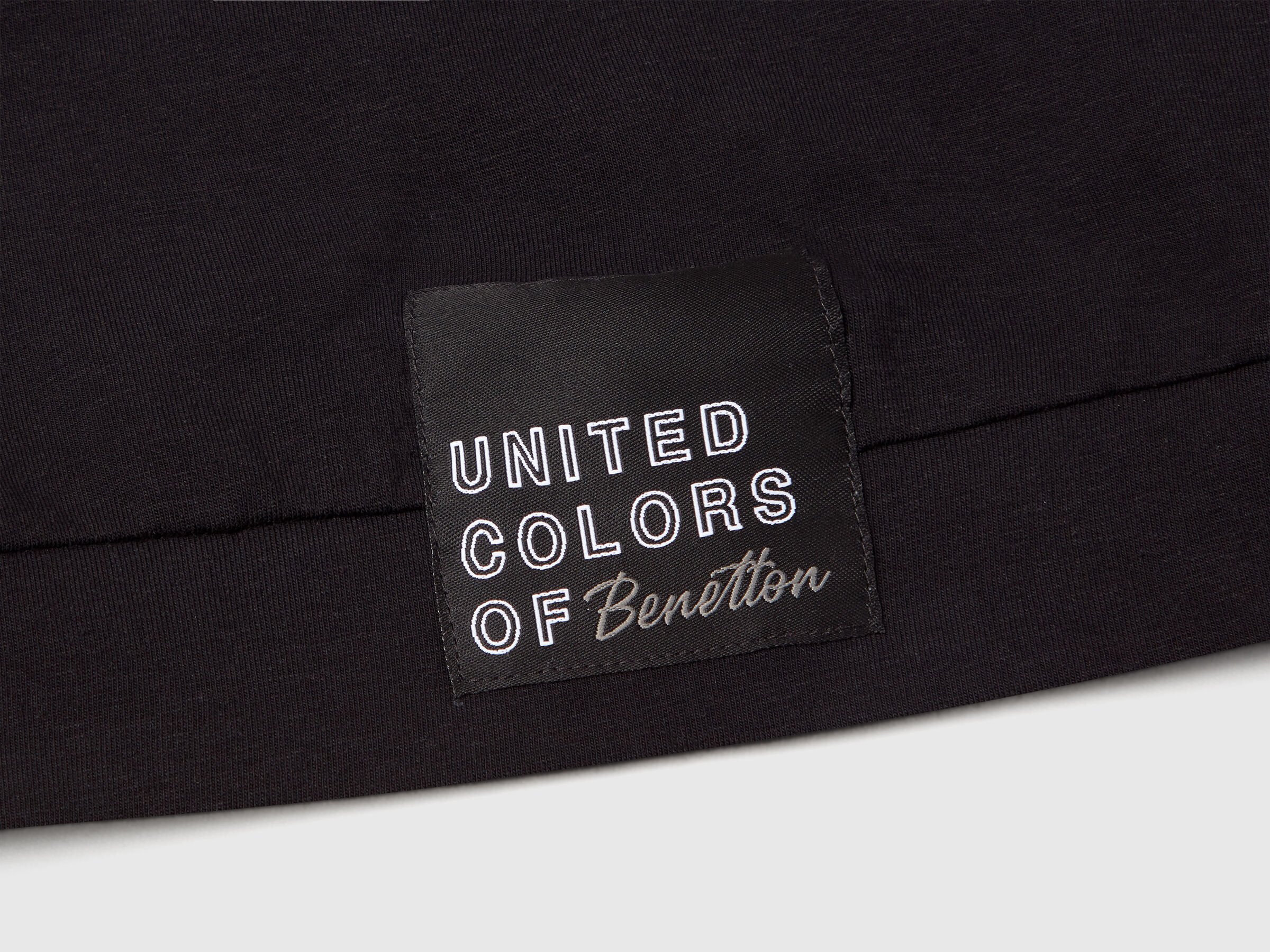 Haut de sport avec passepoil – Image 3