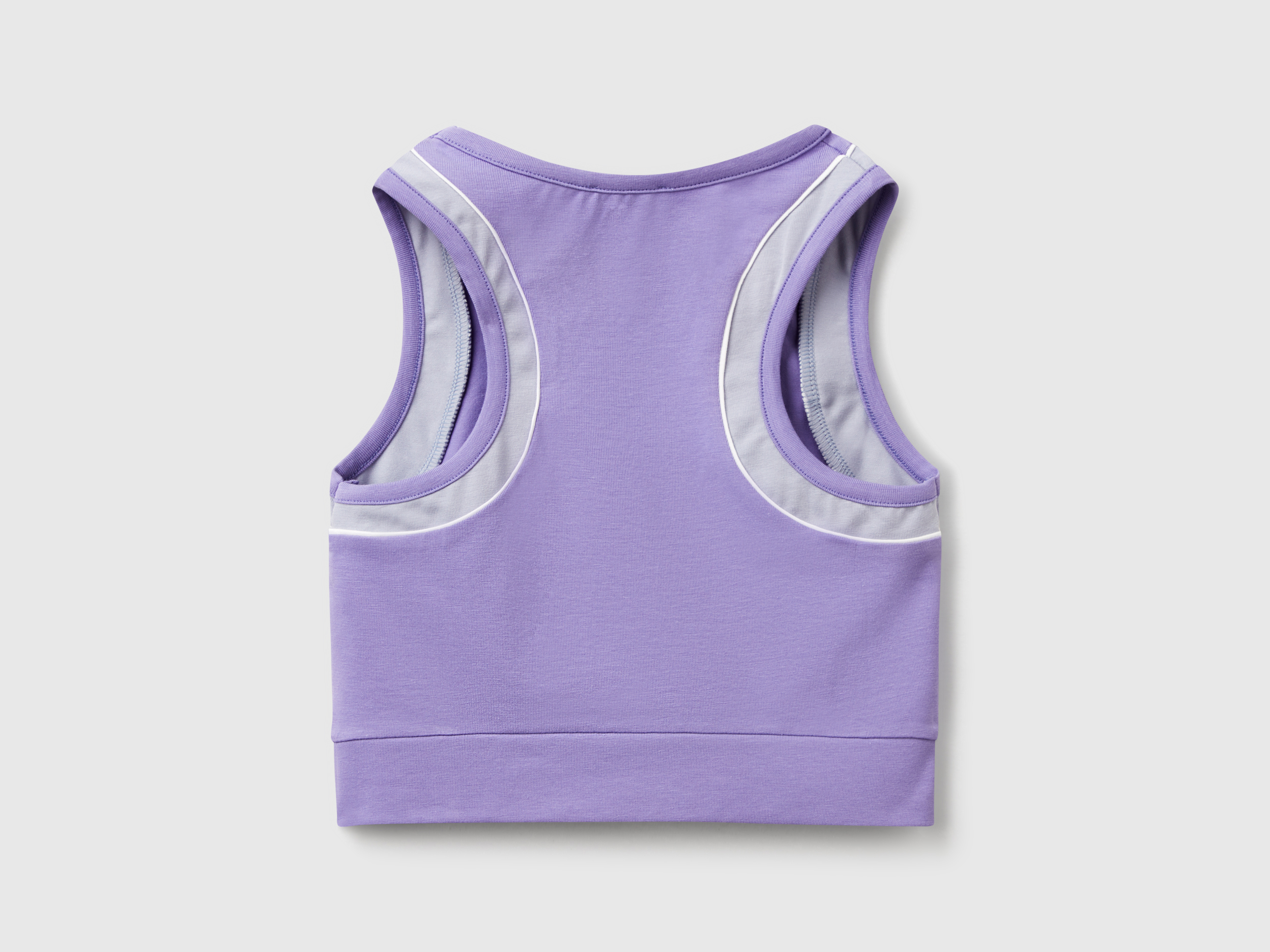 Haut de sport avec passepoil – Image 2