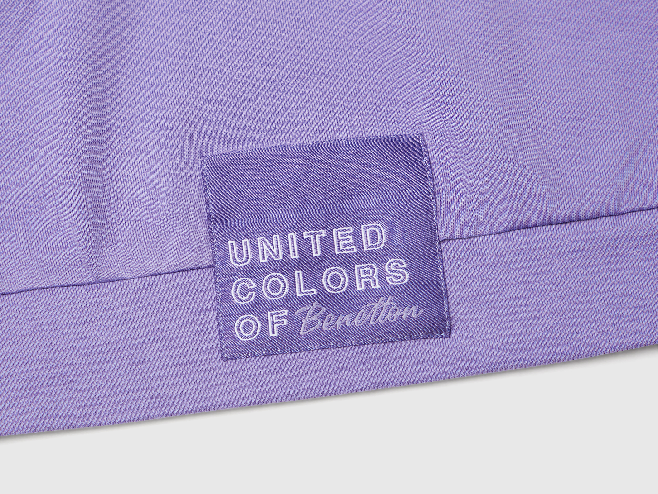 Haut de sport avec passepoil – Image 3