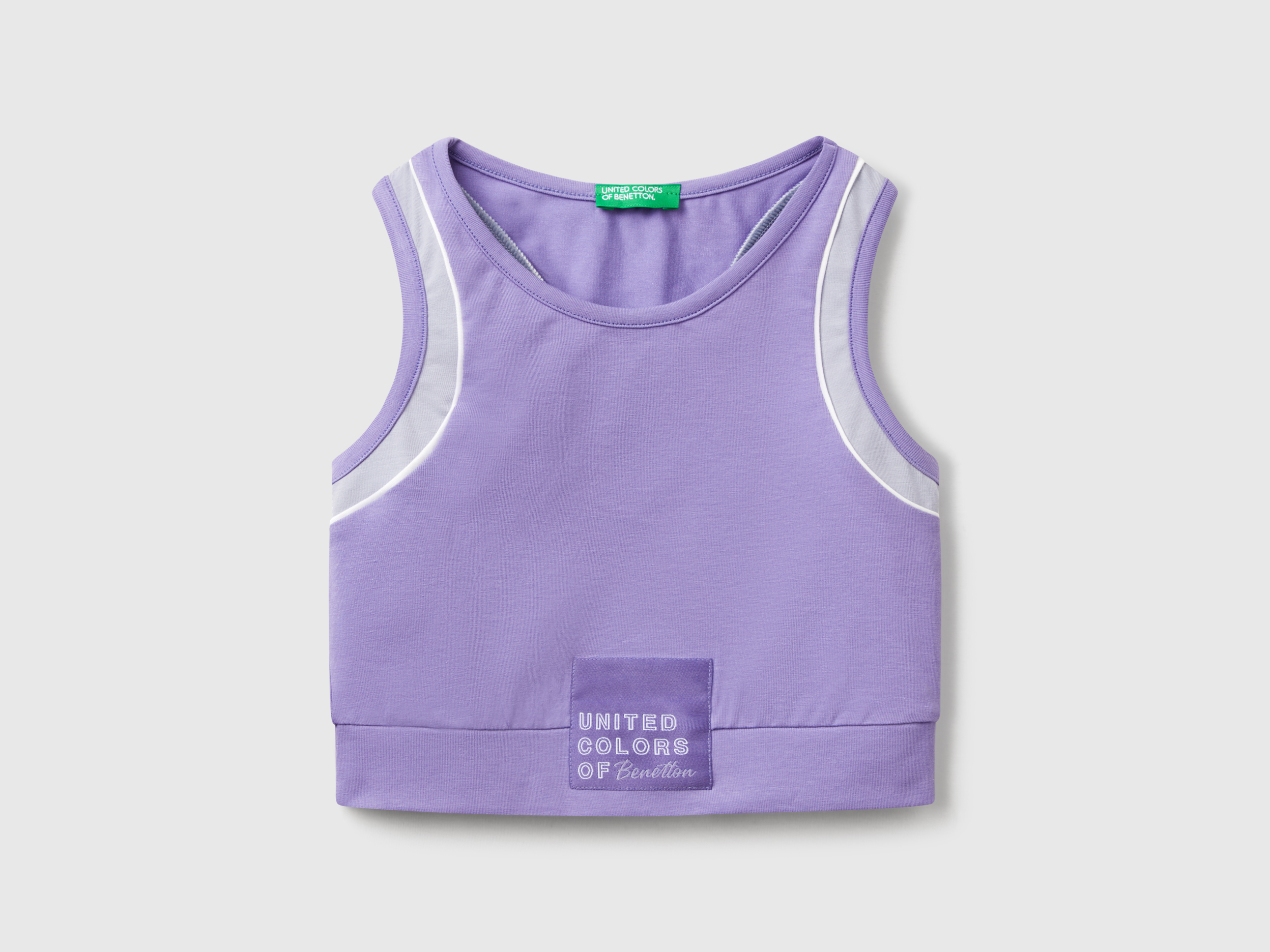 Haut de sport avec passepoil Haut de sport avec passepoil