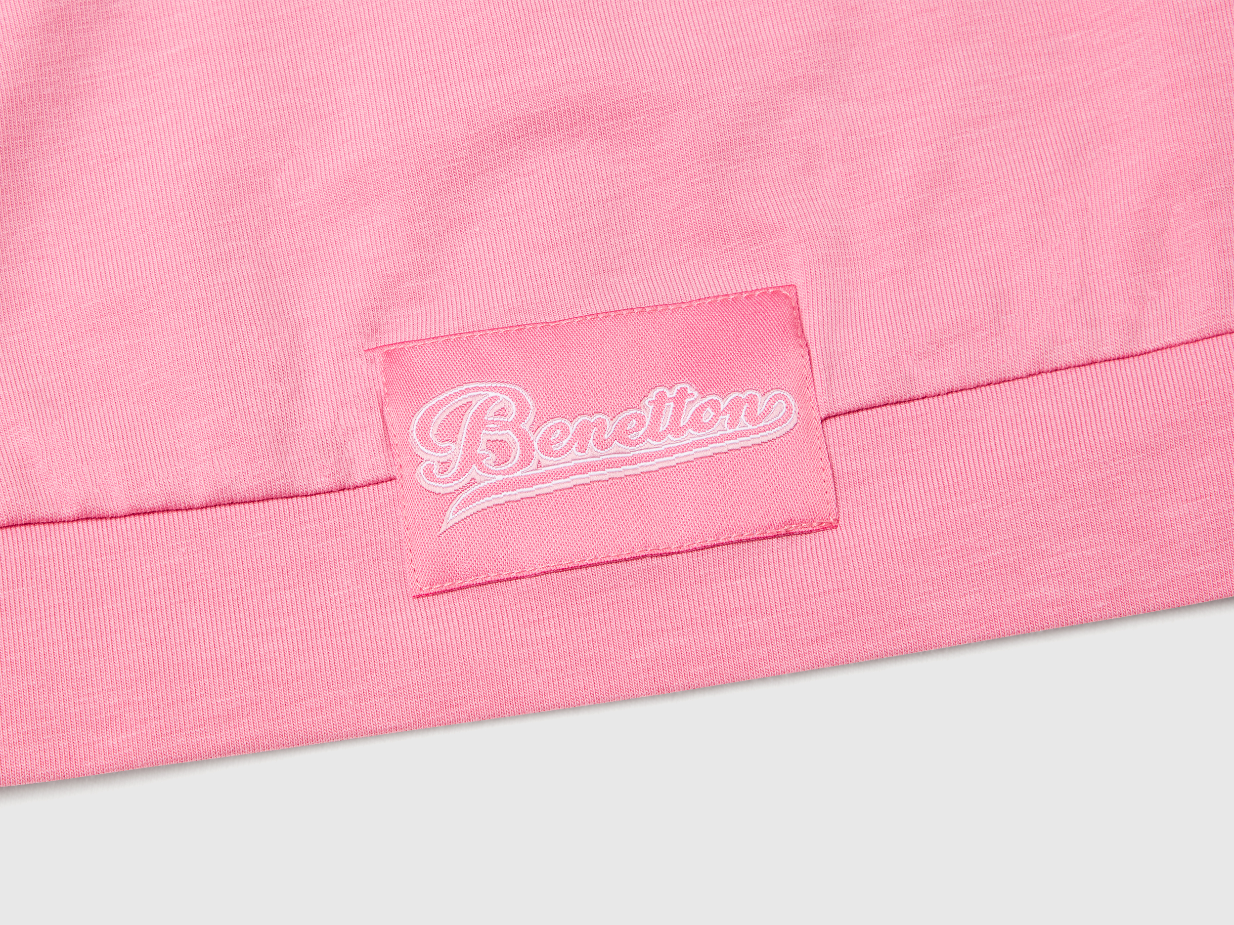 Haut de sport avec passepoil – Image 3