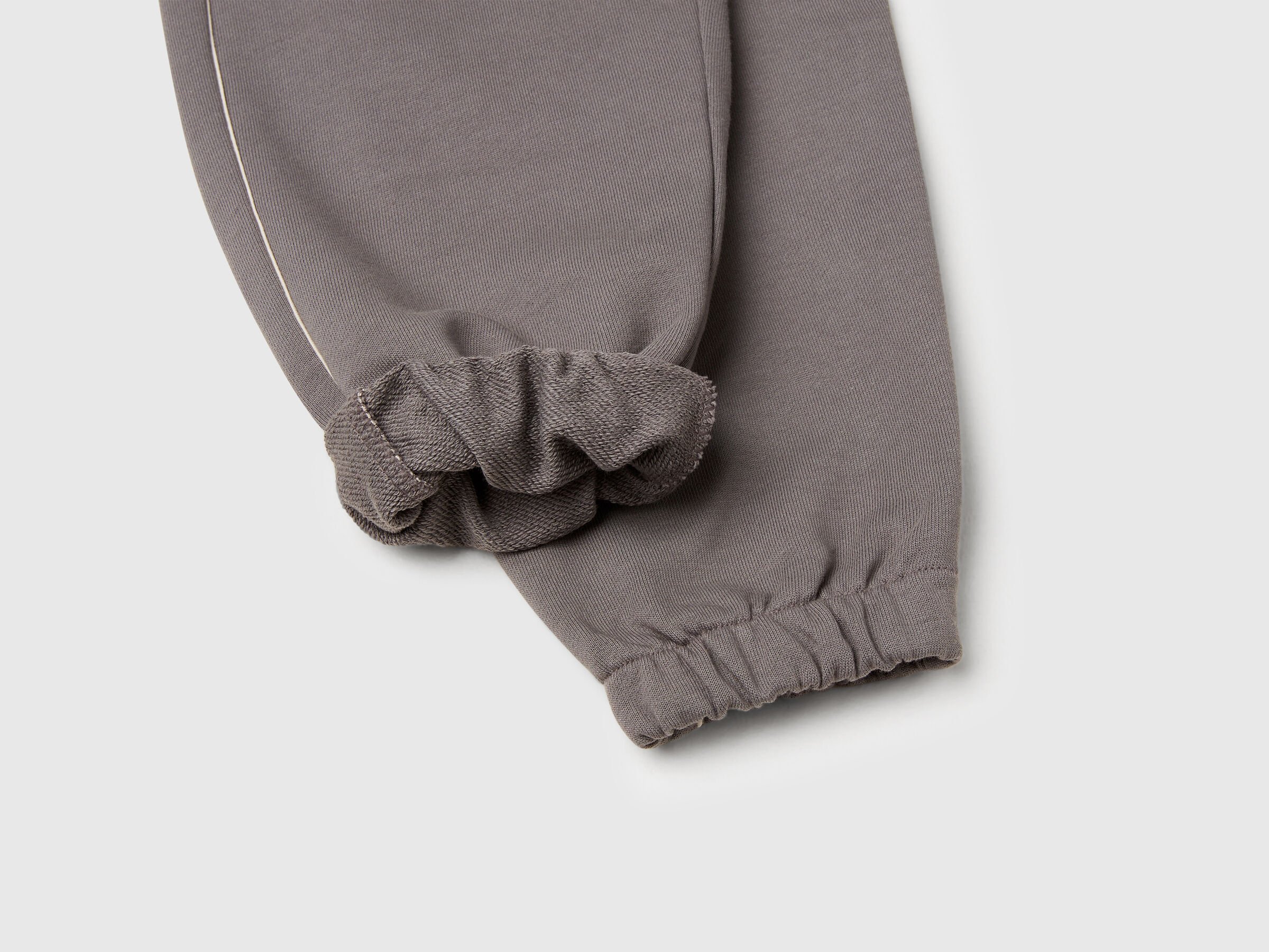 Pantalon sweat avec passepoil – Image 3