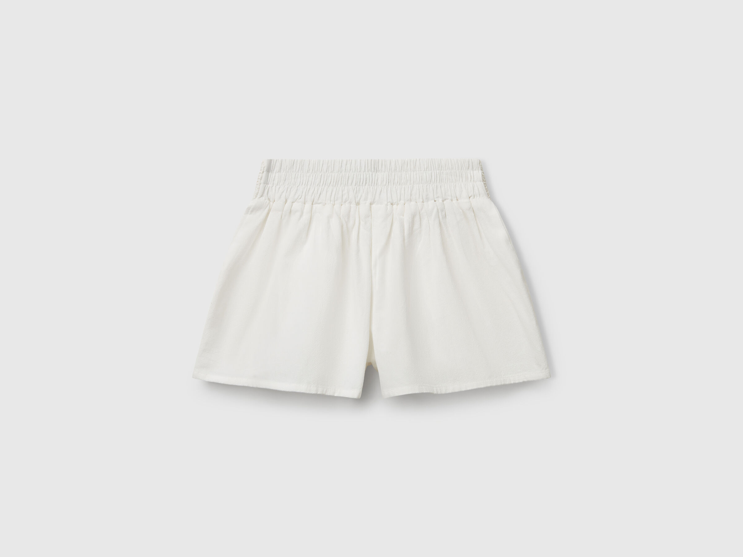 Pantalon court à fleurs en macramé – Image 2