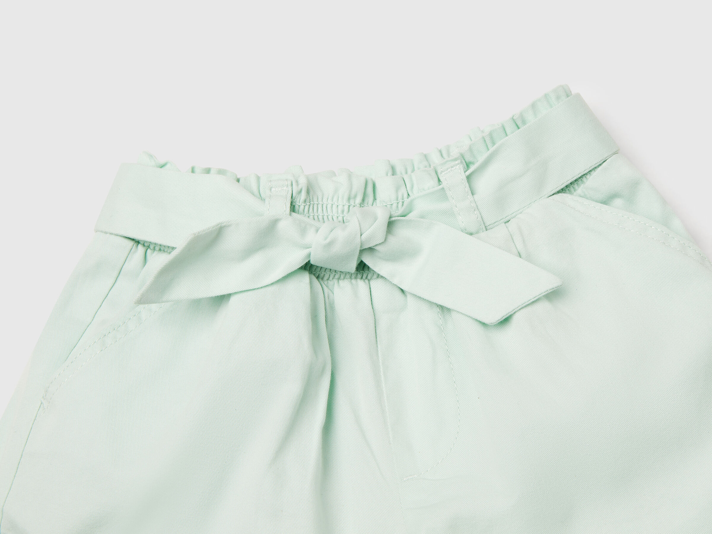 Pantalon court avec ceinture – Image 3