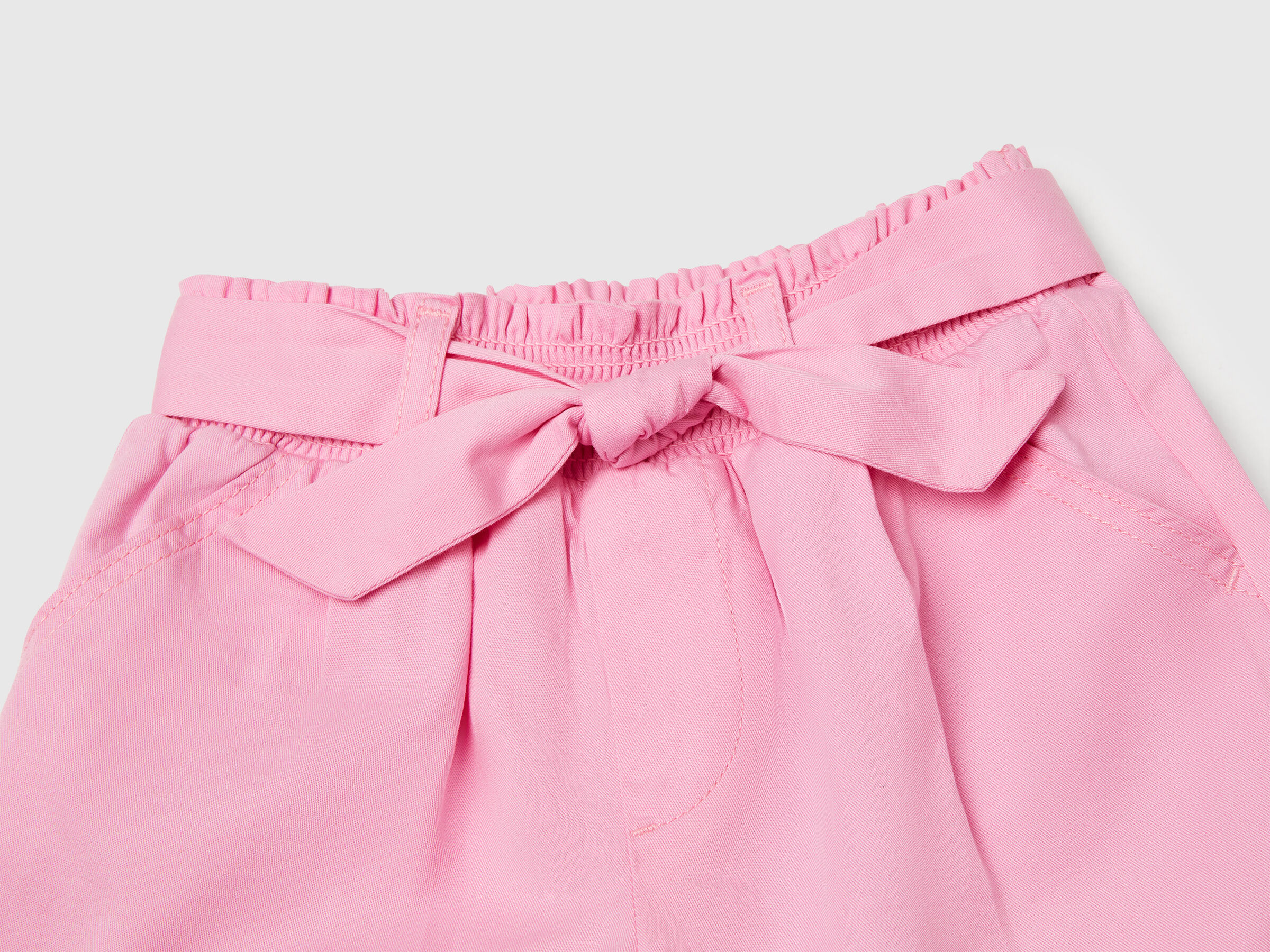 Pantalon court avec ceinture – Image 3