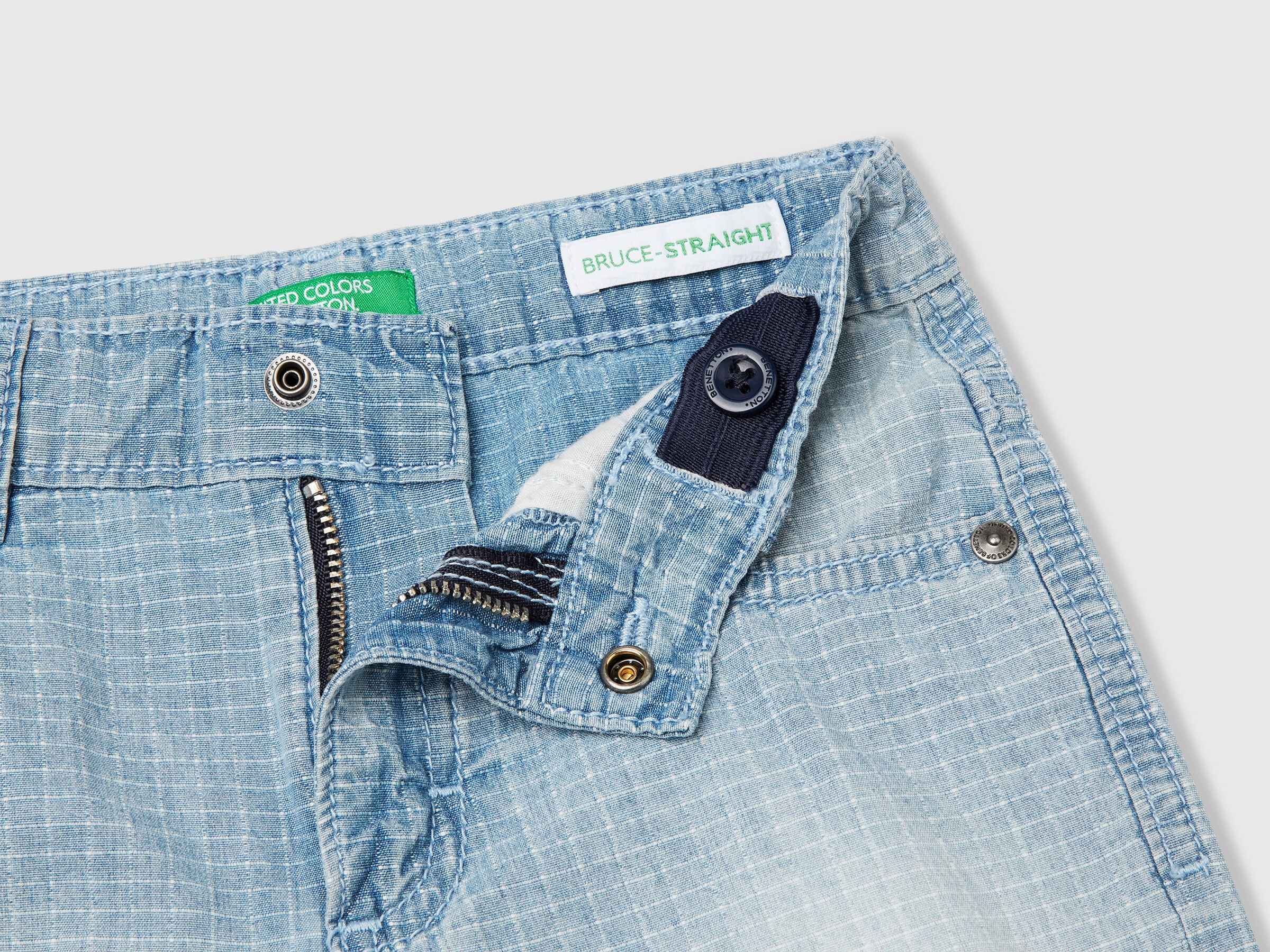 Pantalon court droit à carreaux – Image 3