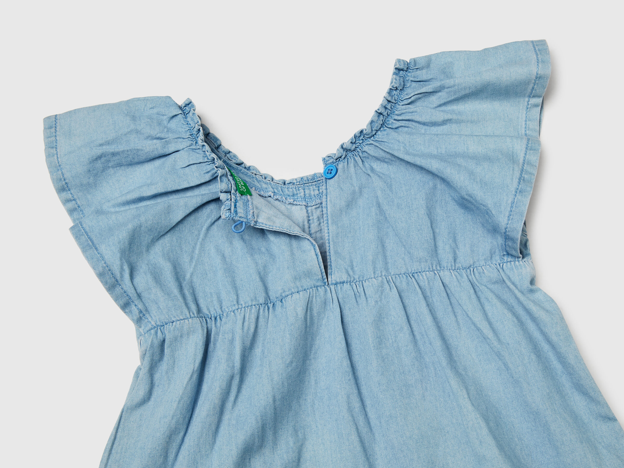 Robe en chambray à volant – Image 3
