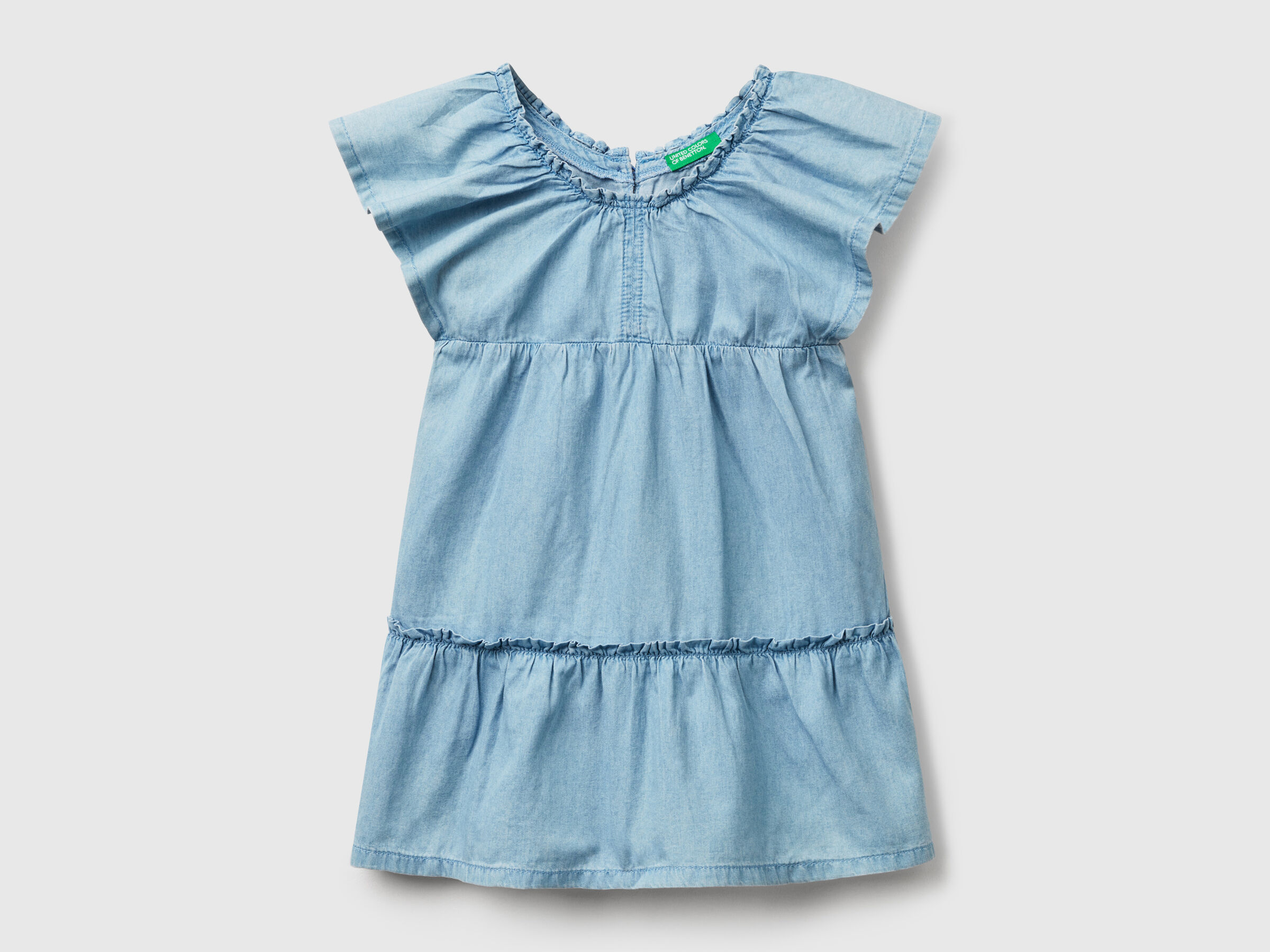 Robe en chambray à volant Robe en chambray à volant