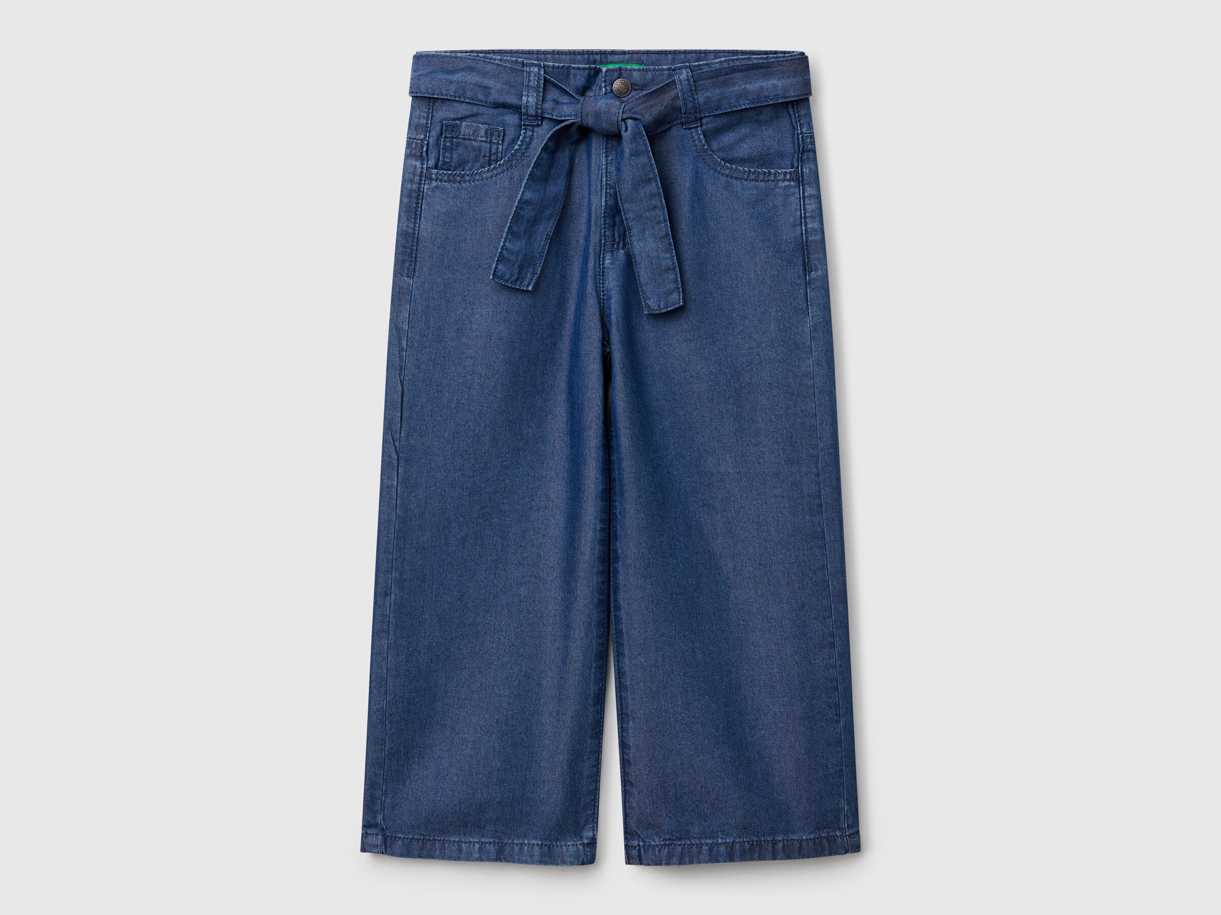 Pantalon coupe large avec ceinture Pantalon coupe large avec ceinture