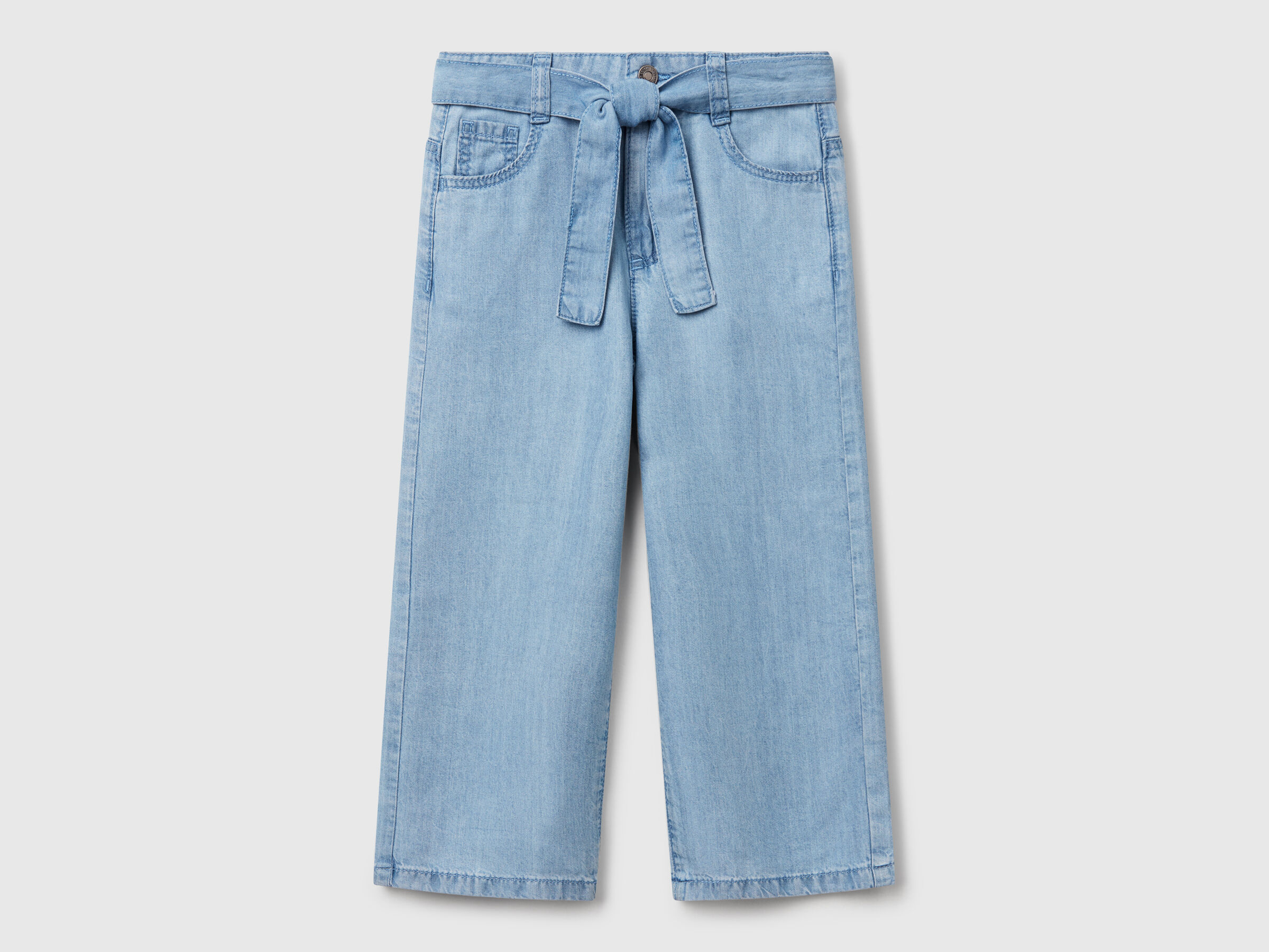 Pantalon coupe large avec ceinture Pantalon coupe large avec ceinture