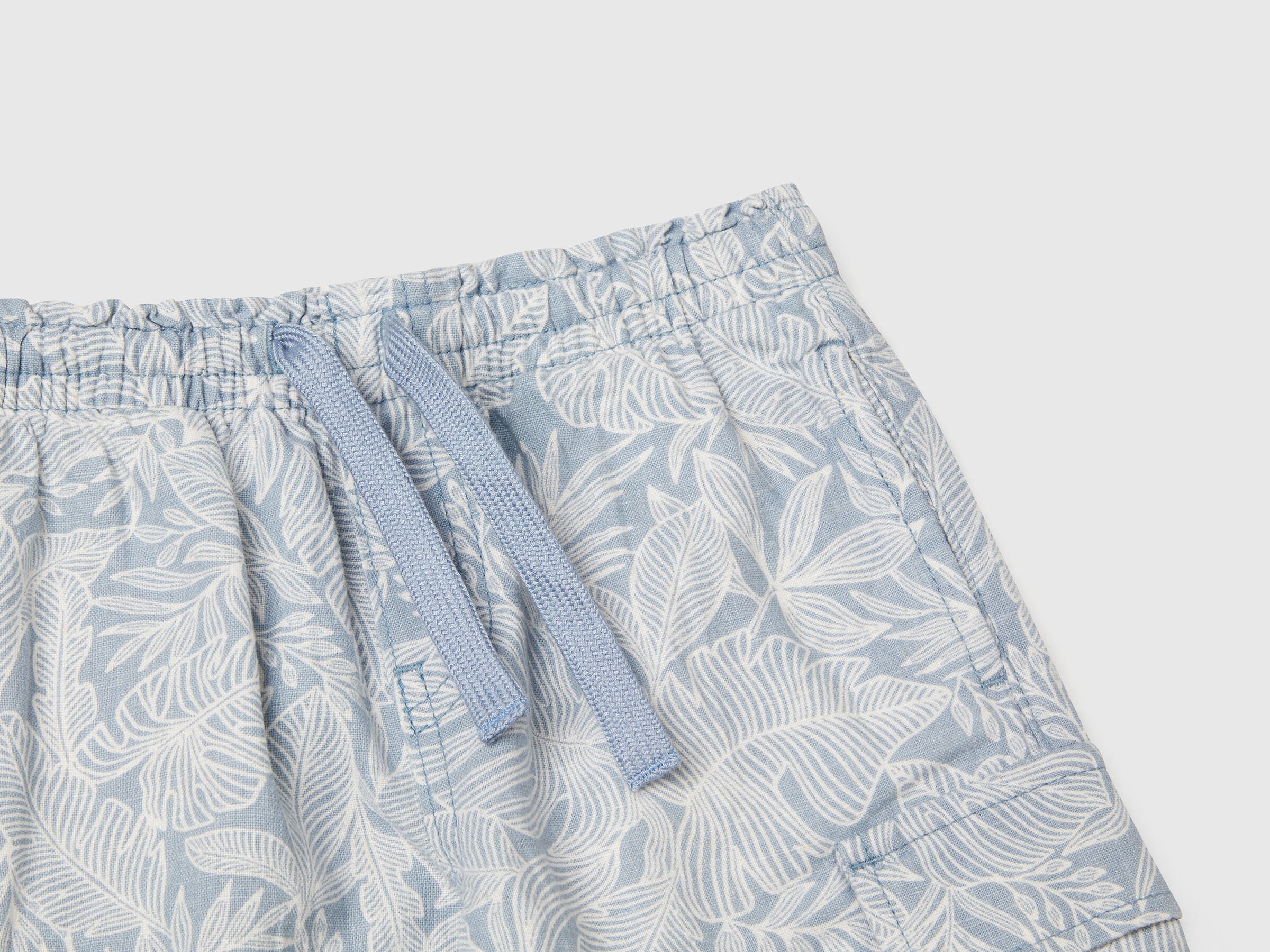 Bermuda cargo à imprimé tropical – Image 3