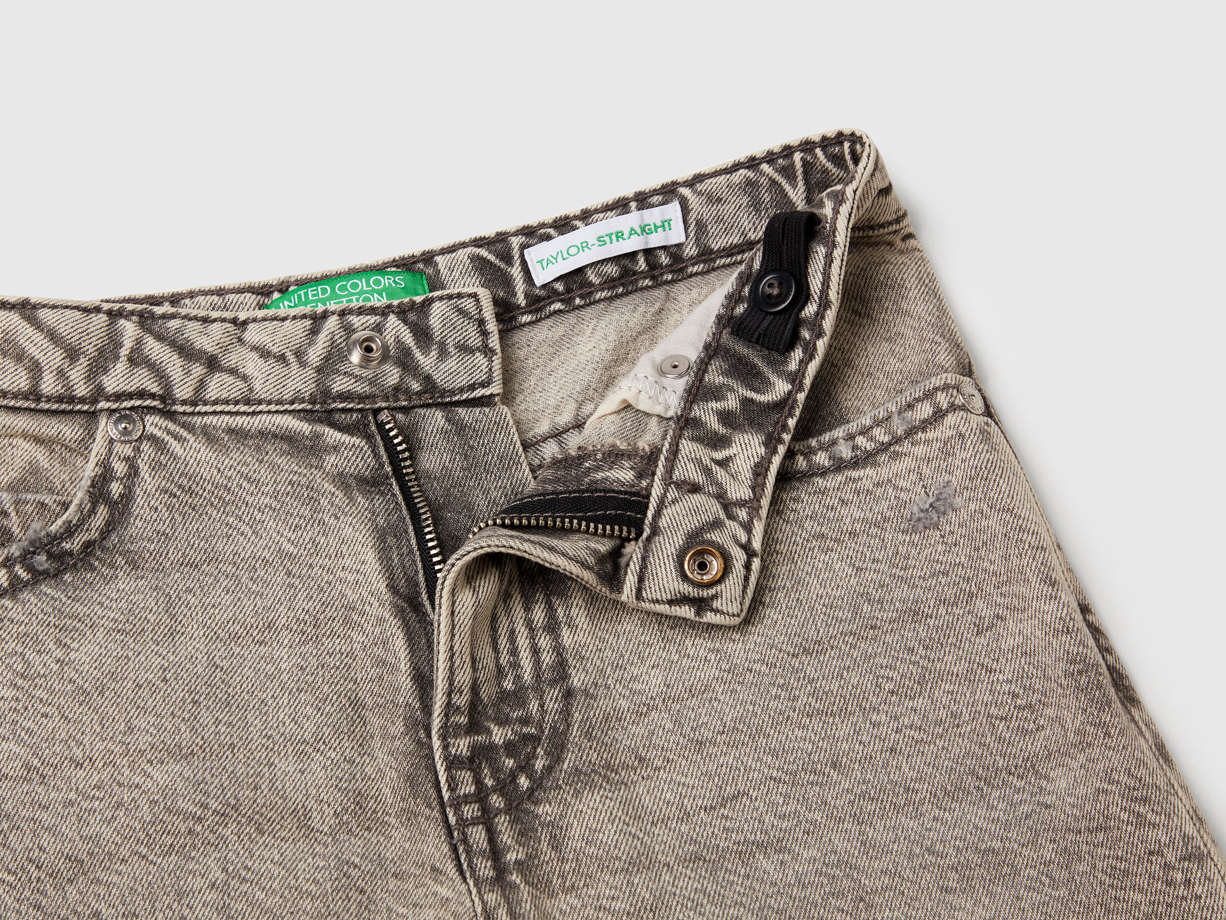 Jean droit avec déchirures – Image 3