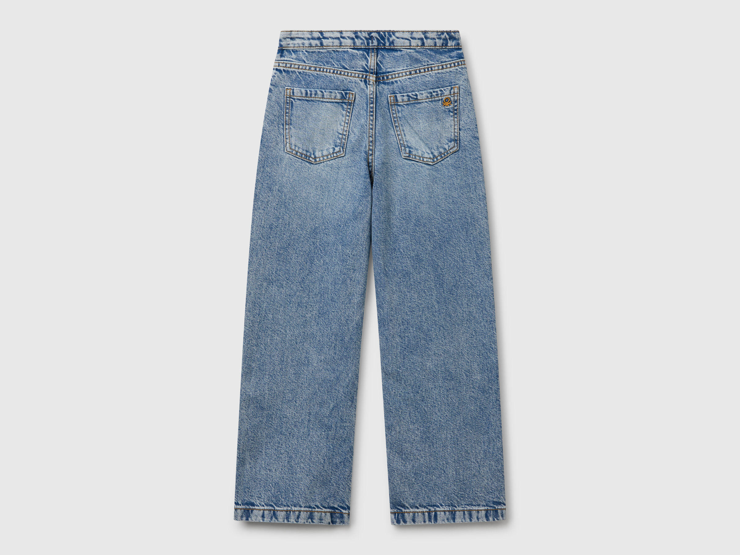 Jean droit avec dĂ©chirures â Image 2