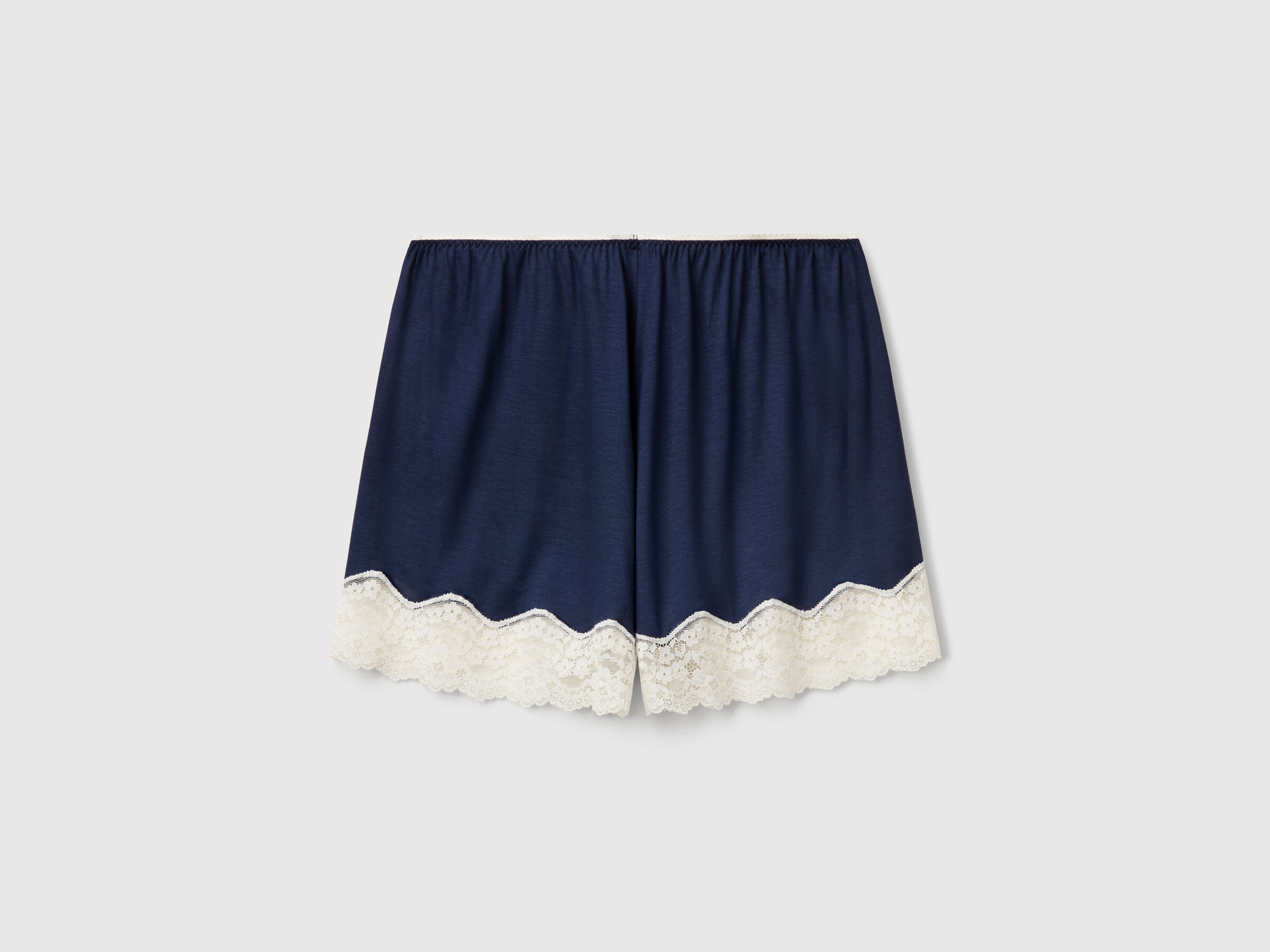Short fluide avec dentelle – Image 4