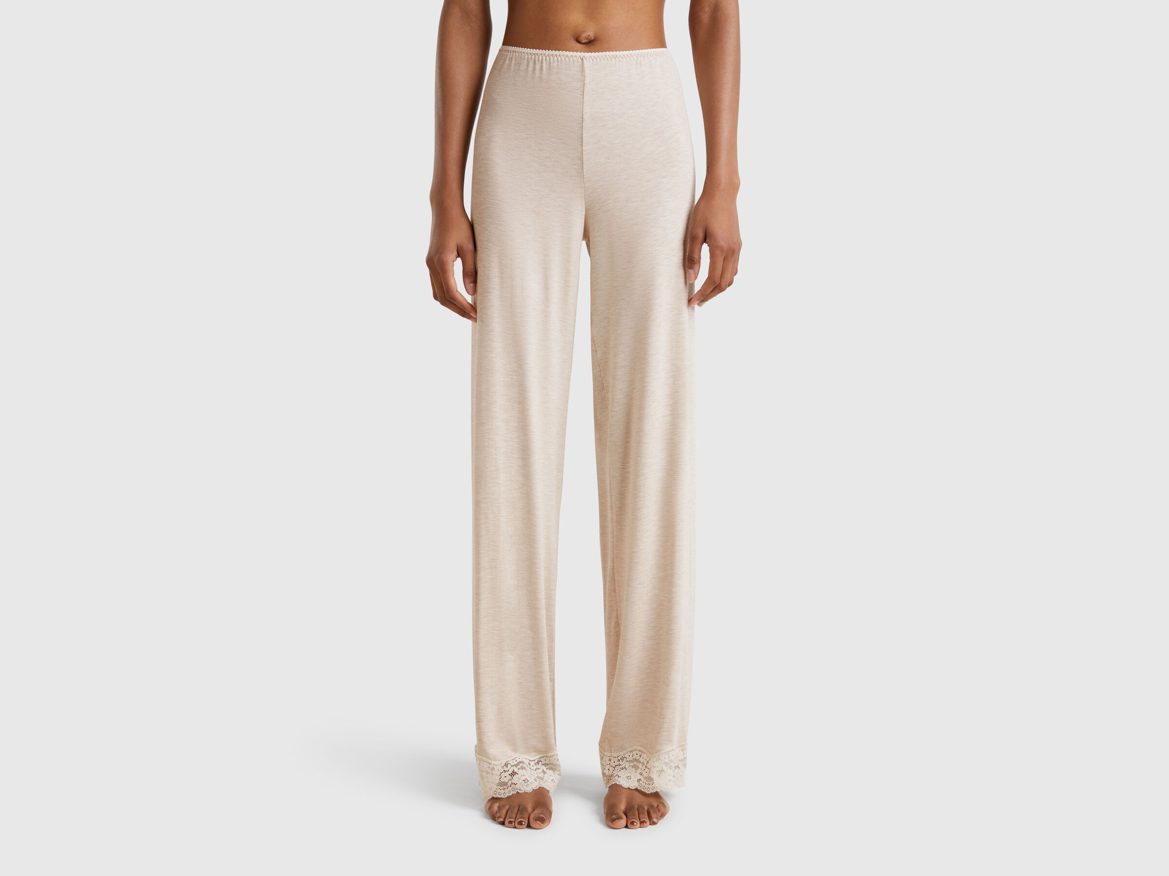 Pantalon fluide avec dentelle Pantalon fluide avec dentelle