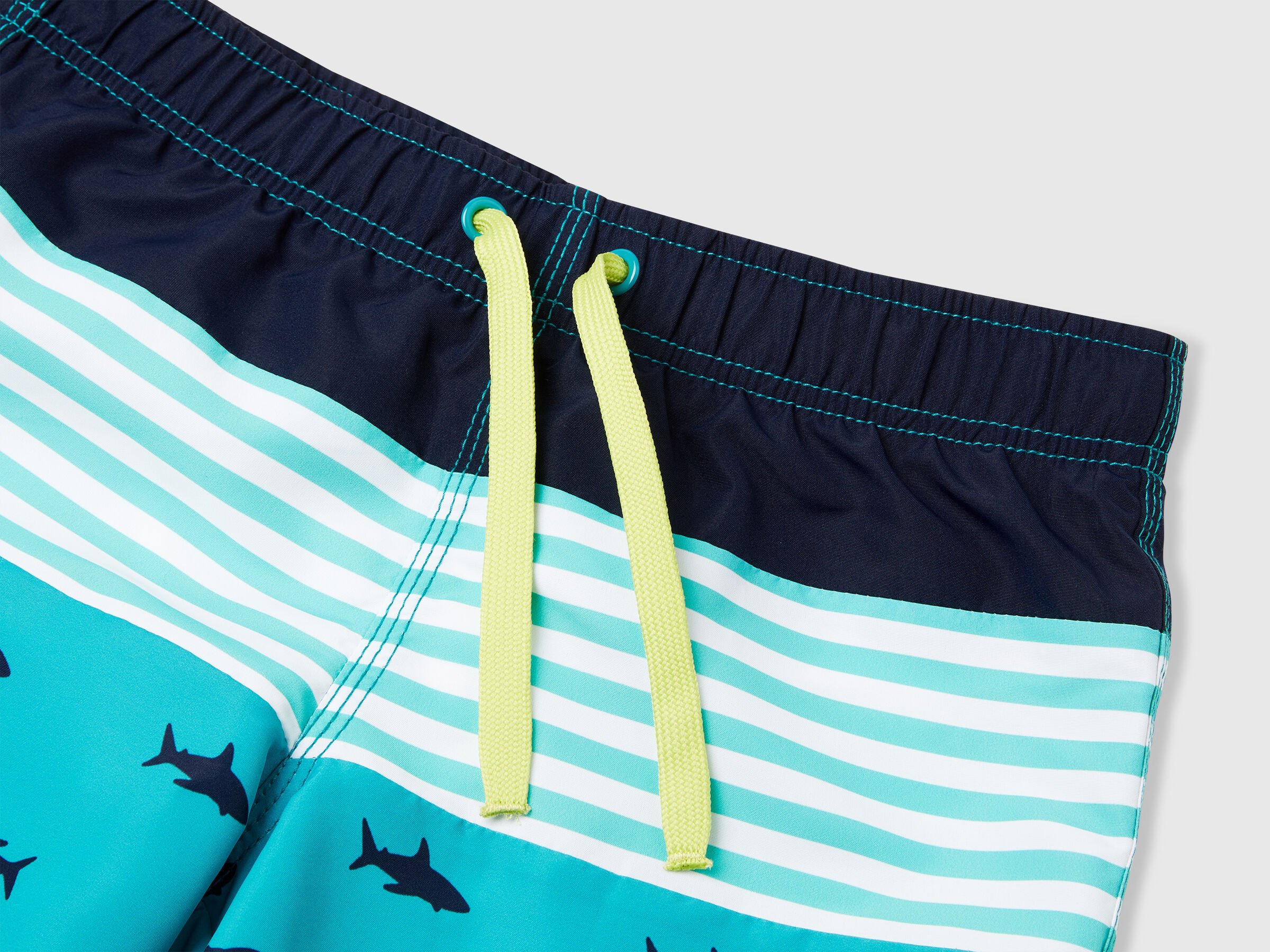 Boxer marin à rayures et requins – Image 3