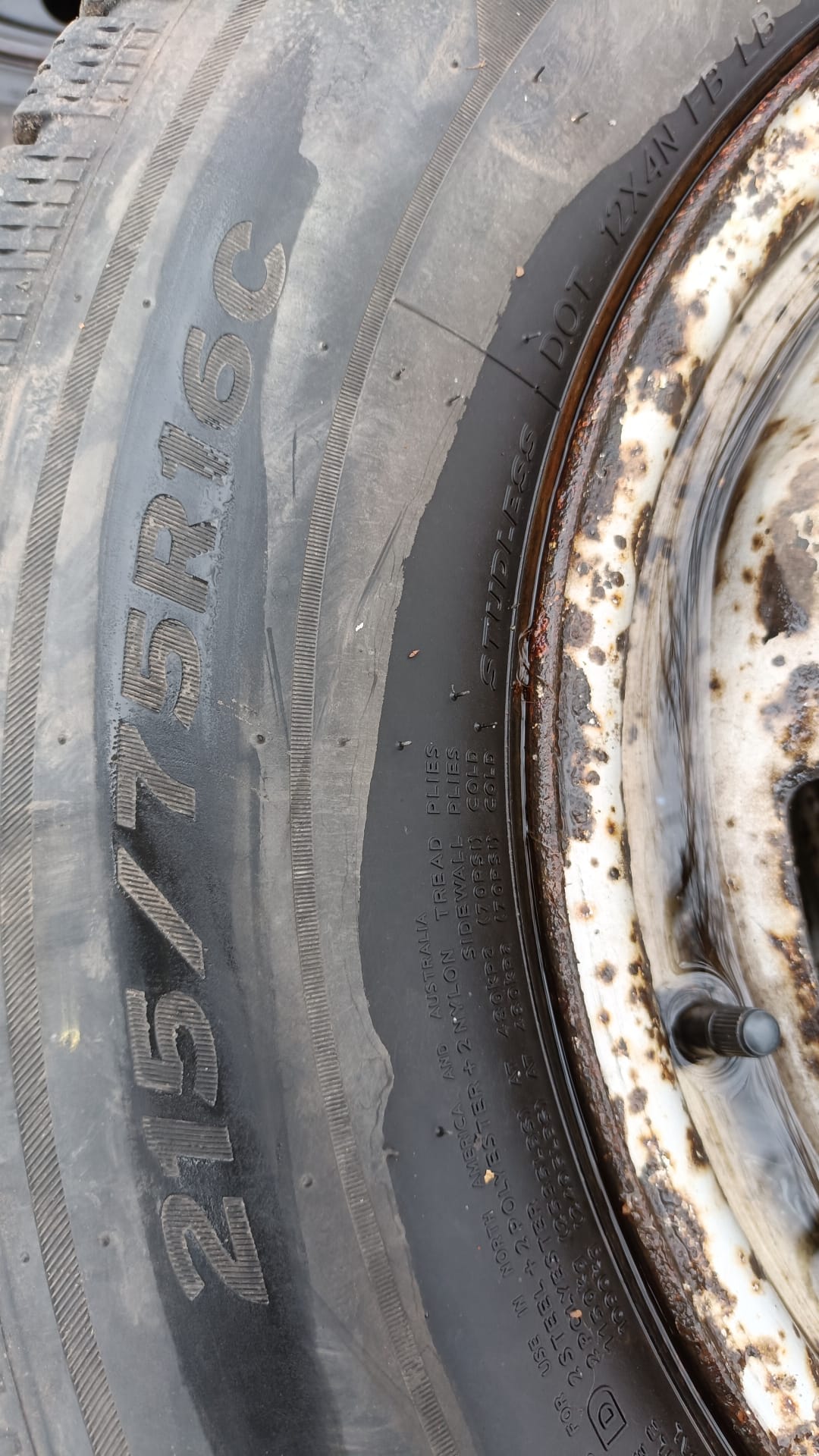 Set anvelope Ford Transit 215-75R-16C