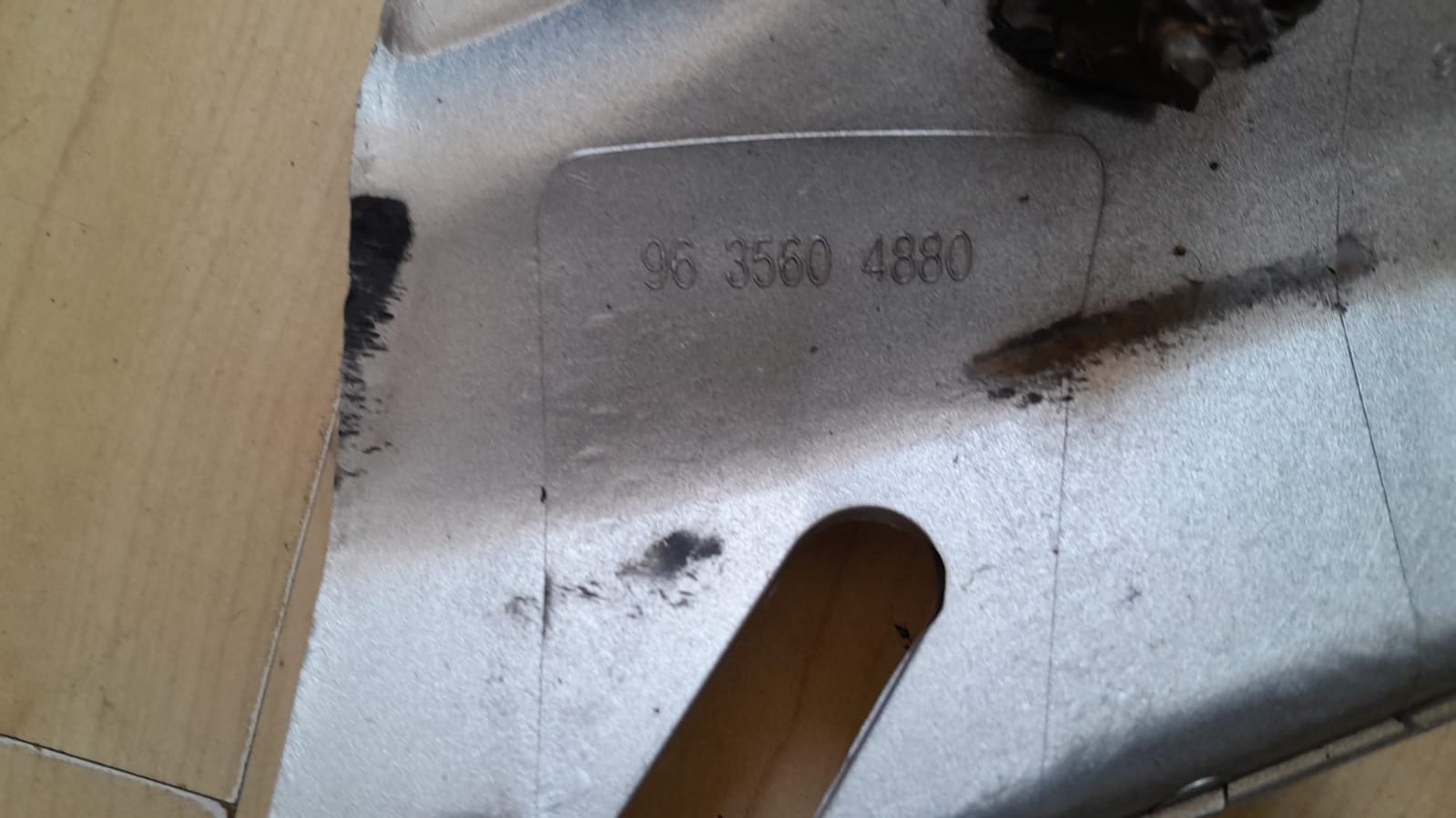 Grila centrala bara fata 9635604880 Citroen Berlingo 2000-2003