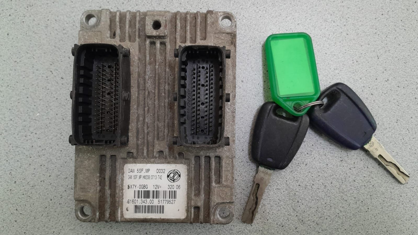 ECU calculator motor + chei Fiat Albea,2006,1.4 benzina,57kw,tip motor 350 A1.000 cod 61601.343.00-51779527