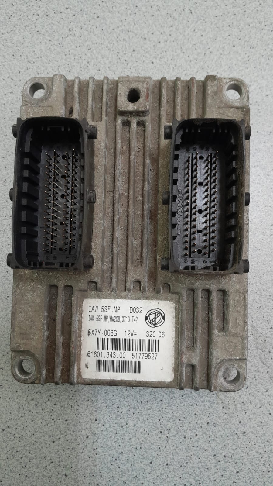 ECU calculator motor + chei Fiat Albea,2006,1.4 benzina,57kw,tip motor 350 A1.000 cod 61601.343.00-51779527
