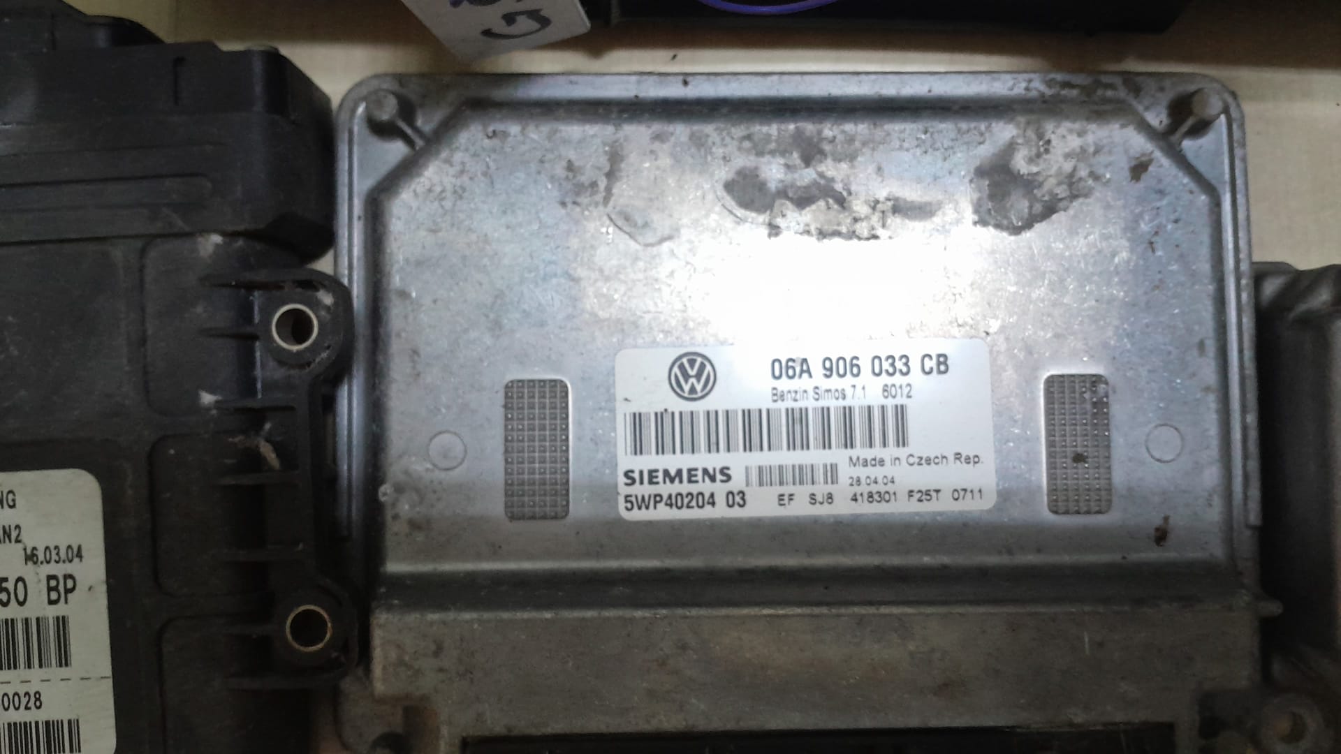 Kit pornire VW Golf 5,an 2005,1.6 benzina,75kw,tip motor BGU.Cod 06A906033 CB